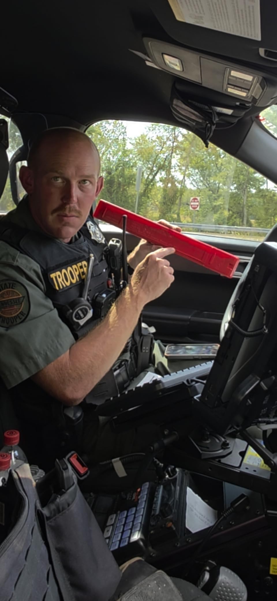 DSV Standard Emergency Triangles, Warning Triangles for Vehicles, Reflective Triangle, Safety Triangles with Case for Vehicles Breakdown, 3-Pack customer photo 2