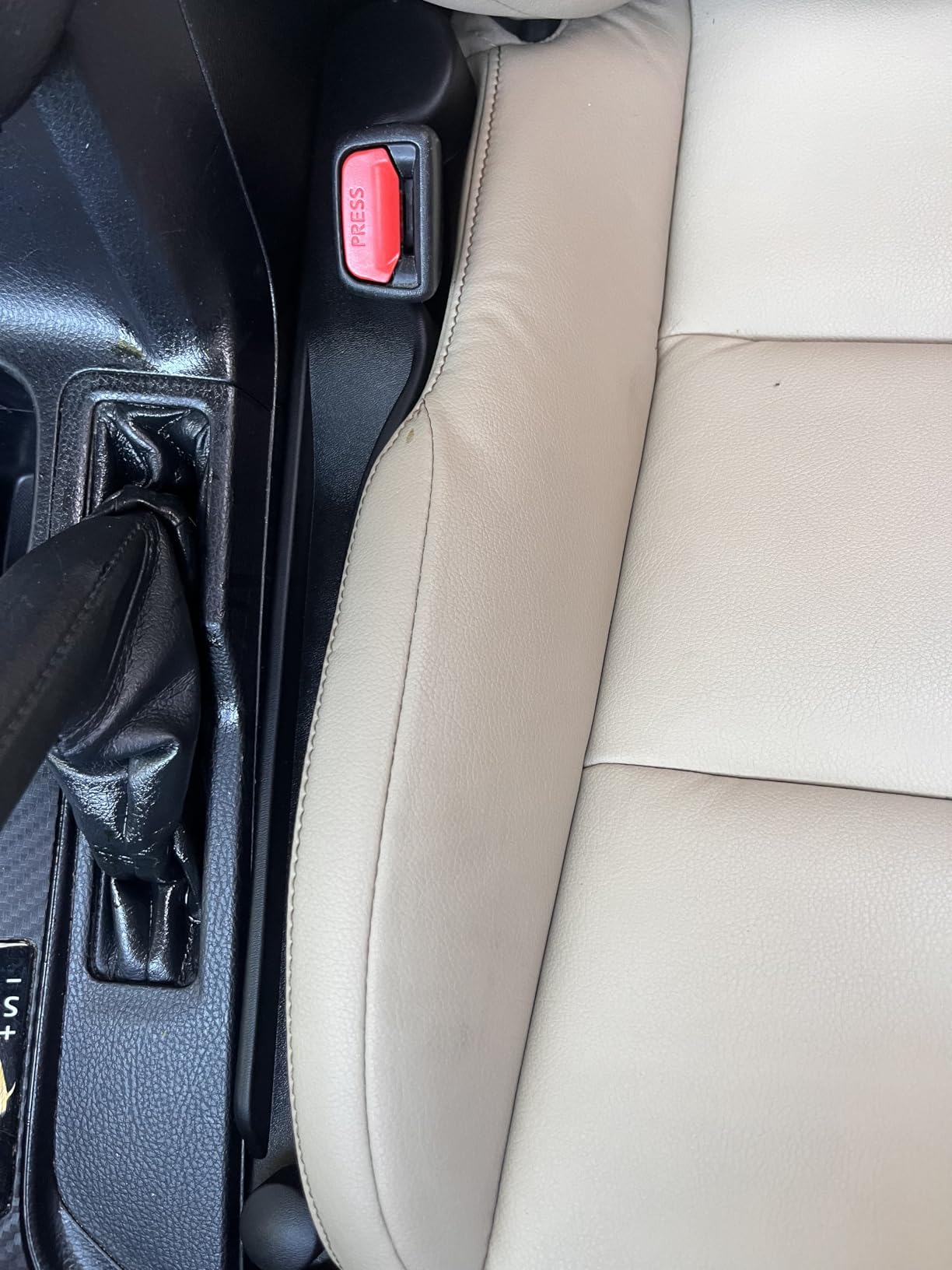 Givifive Car Seat Gap Filler Set of 2, Soft Foam Multifunctional Seat Side Gap Filler with Organizer & Hook Function, 3in1 Gap Stopper Universal Fit customer photo 1