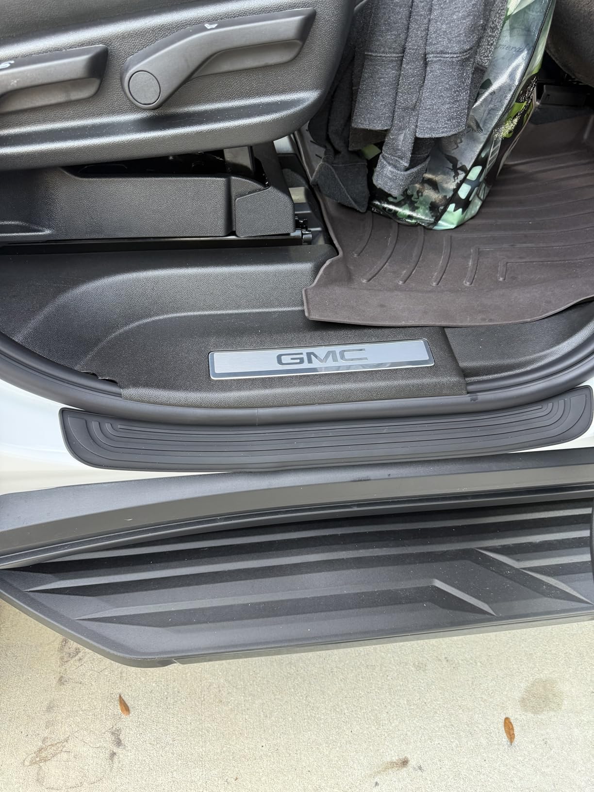 SINGARO Car Door Threshold Protection, 4PCS Door Edge Step Dust Shield Cover, Door Width 23.6x2.36inch Car/SUV Universal Rubber Scratch Resistant Exterior Accessories (Black) customer photo 2