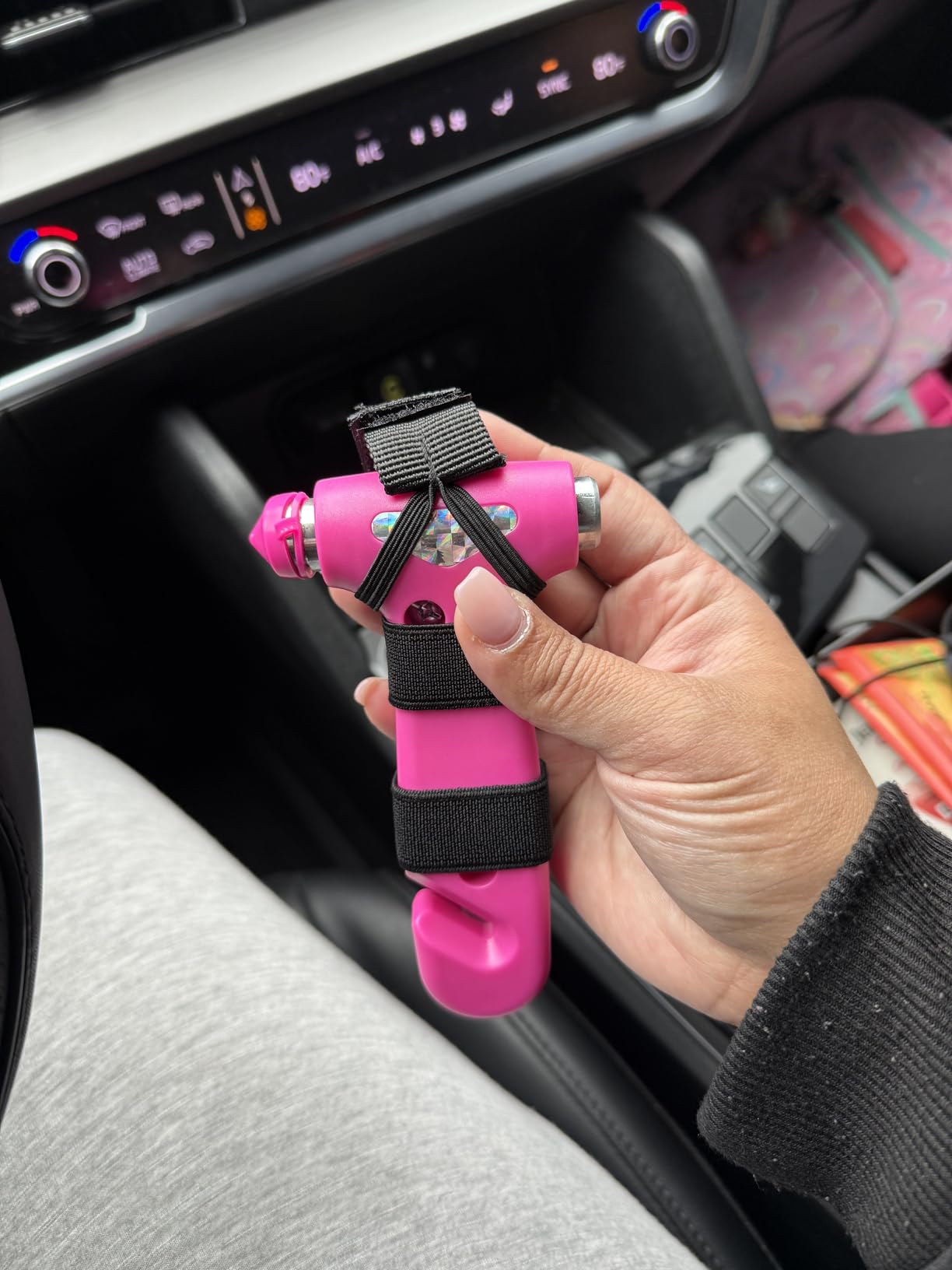 THINKWORK Car Safety Hammer, 3-in-1 Emergency Escape Tool with One Second Window Breaker and Seat Belt Cutter, Safety Emergency Car Escape Tool for Car, Office, Home, Black customer photo 2