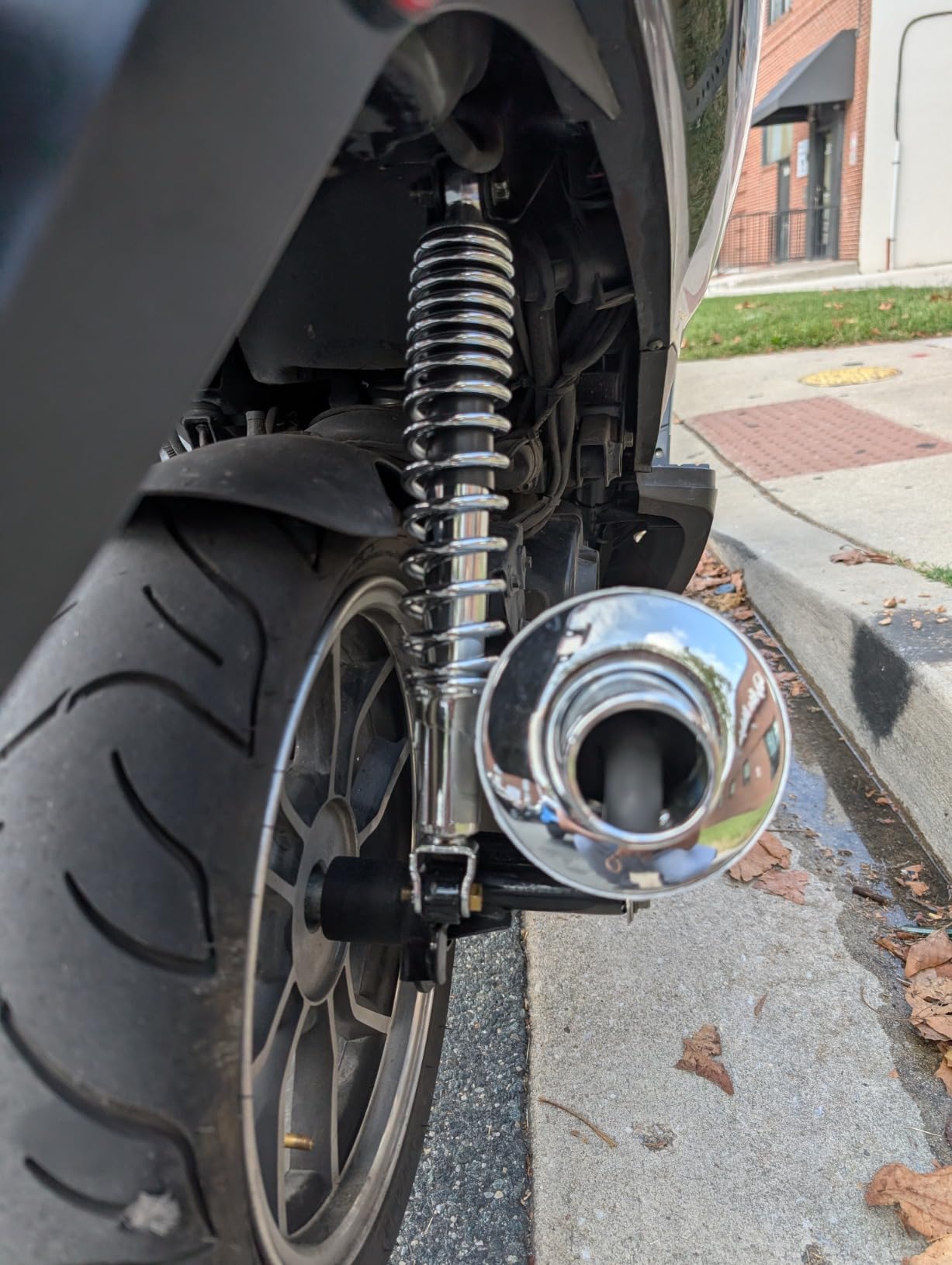 Minho Motorcycle Rear Shock Assembies Compatible with Chinese GY6 Motorcycle Scooter Moped Jonway YY125T-12,JMstar Eagle Falcon,Roketa MC-04 Fiji,Roketa MC-03 Tahiti customer photo 1