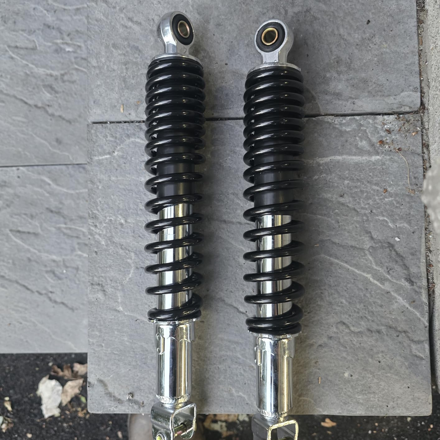 Minho Motorcycle Rear Shock Assembies Compatible with Chinese GY6 Motorcycle Scooter Moped Jonway YY125T-12,JMstar Eagle Falcon,Roketa MC-04 Fiji,Roketa MC-03 Tahiti customer photo 2