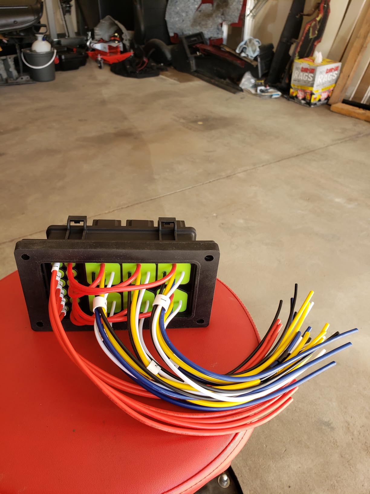 True Mods Waterproof 12V Fuse Relay Box Block Kit w/Pre-Wired Harness [12 & 16AWG] 6 Gang Bosch Style 5Pin 30A/40A Universal Relay & Fuse Panel for DC Auto Automotive Vehicle Car Marine Boat Jeep UTV customer photo 2