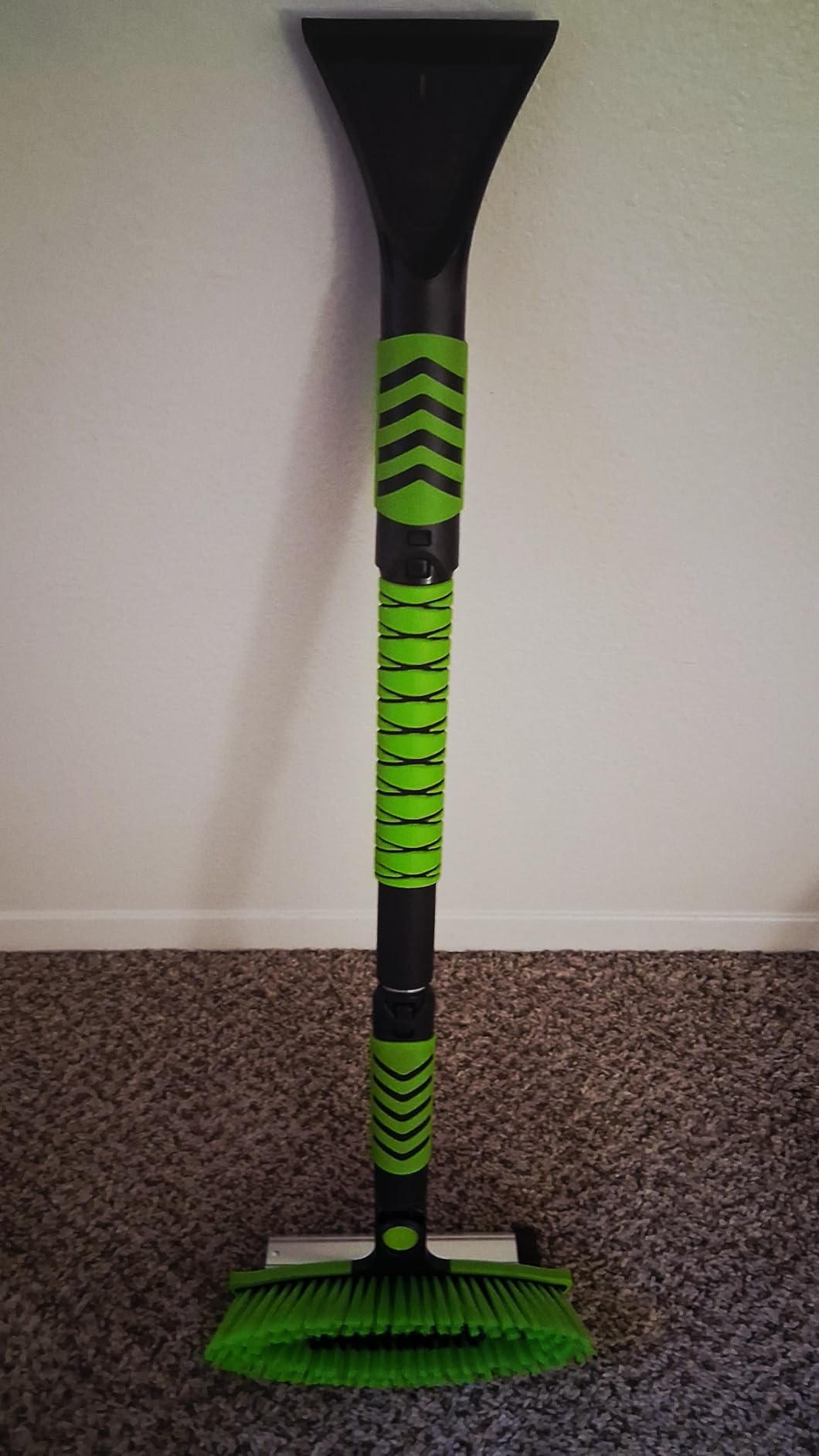 JOYTUTUS 41.5IN Extendable Snow Brush and Ice Scraper, 270°Pivoting Snow Scraper Brush for Car Windshield, Telescoping Ice Scraper, Foam Grip, Heavy Duty Snow Remover for Cars, Trucks, SUV (Orange) customer photo 1