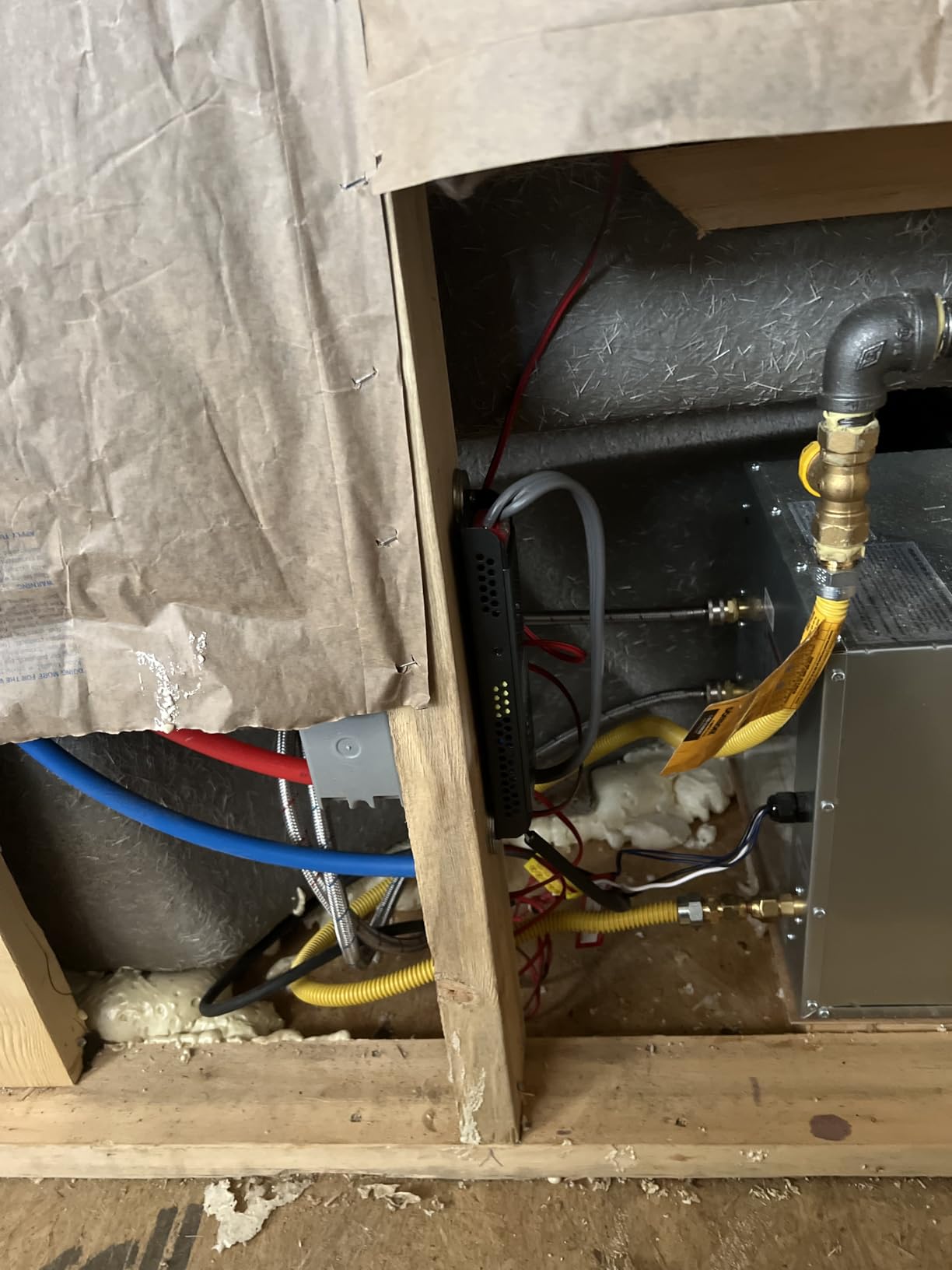 KINGRVER Tankless RV Water Heater 48,000 BTU, Instant On-Demand Hot Water, 12V DC, Wired Remote Controller, Compact Fit for Most RVs, Energy-Saving & High-Altitude Ready customer photo 1