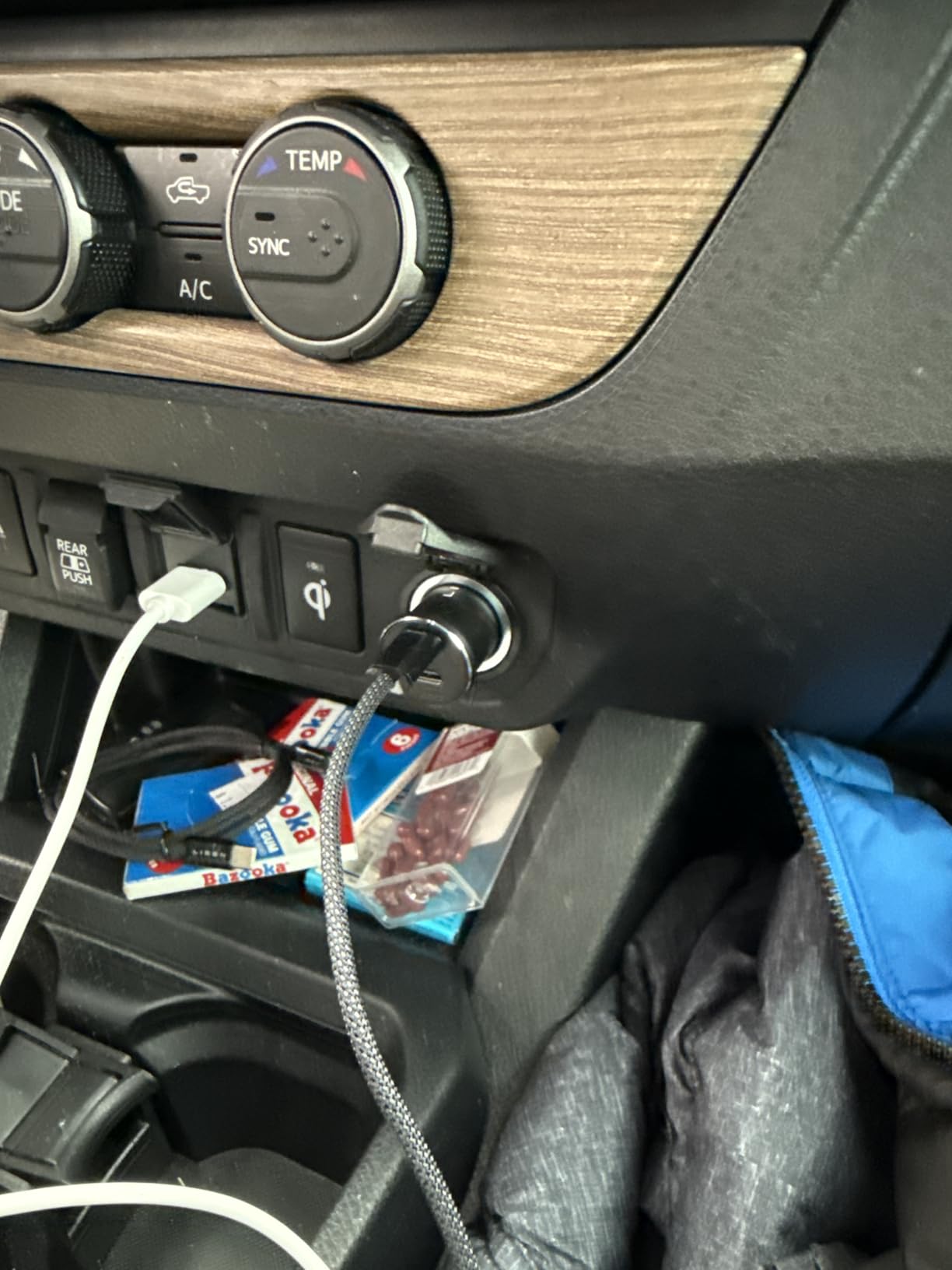 LISEN 90W USB C Car Charger Fast Charging for iPhone 17 Car Charger USB C Fast Charge, Type C Car Charger for iPhone 17 Pro Max 16 15 14 13 12 11, for Samsung Galaxy S26 S25 S24 [Lighning&USB-C] customer photo 2