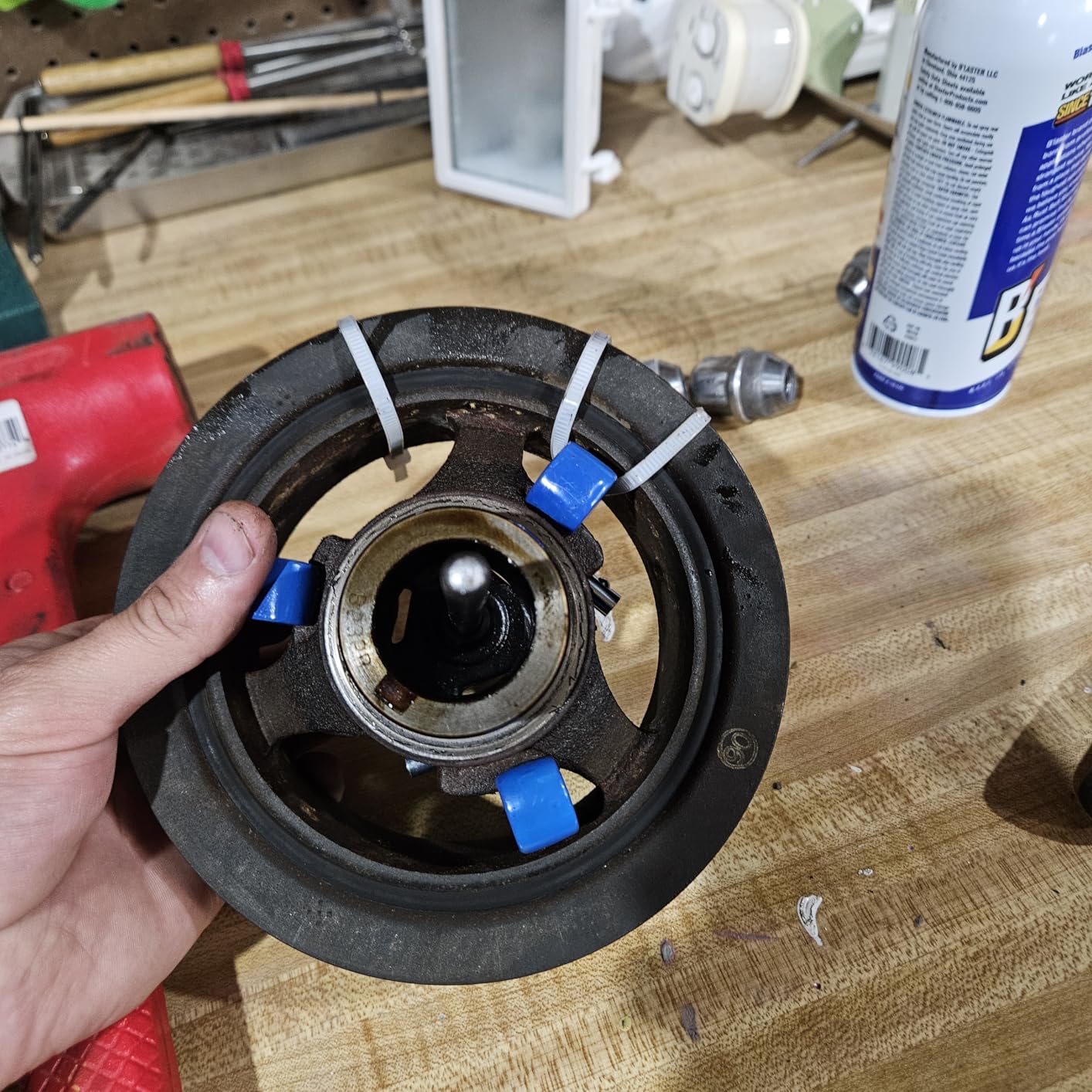 Orion Motor Tech Harmonic Balancer Puller Kit, Adjustable 3-Jaw Puller Set for Removing Harmonic Dampers & Balancers, 3-Jaw Pulley Puller Set Compatible with Chevy GM Chrysler Cadillac Ford More, Red customer photo 2