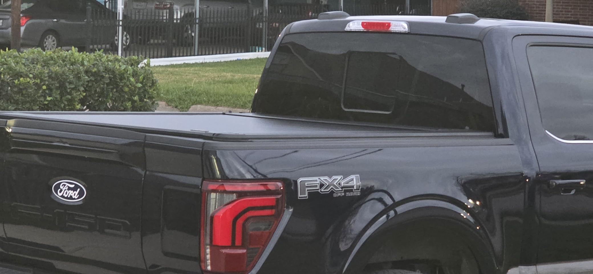 ONINE Pull-Lock-Go Retractable Hard Tonneau Cover Custom fit 2015-2026 Ford F150 5.5ft Bed (66 inch), Aluminum Matte Black, Compatible for Crossbar and Cargo Racks customer photo 1