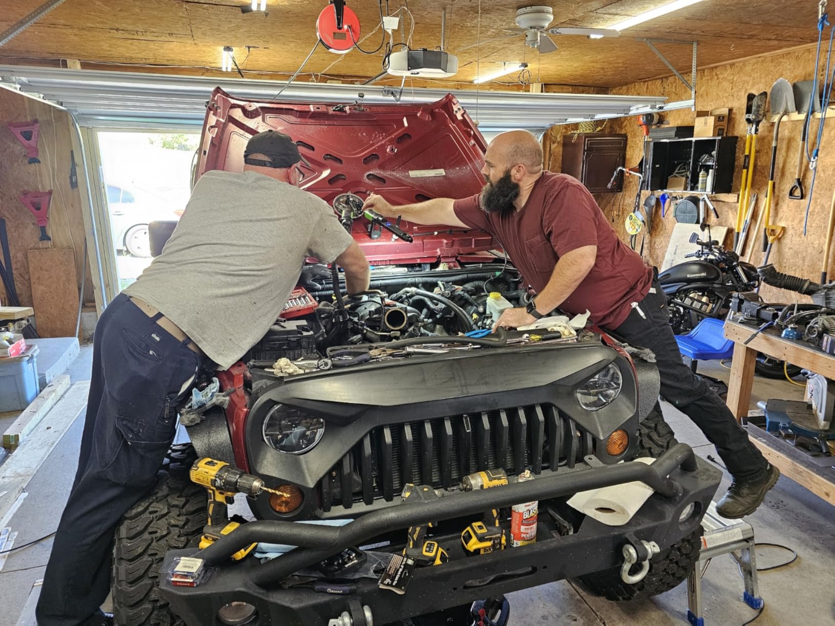 SYLSTAR Work Light for Mechanic, 2400LM LED, 4400mAh Rechargeable, Magnetic, Underhood Work Light with Hooks for Car Repairing/Inspection/Garage/Workshop/Emergency customer photo 2