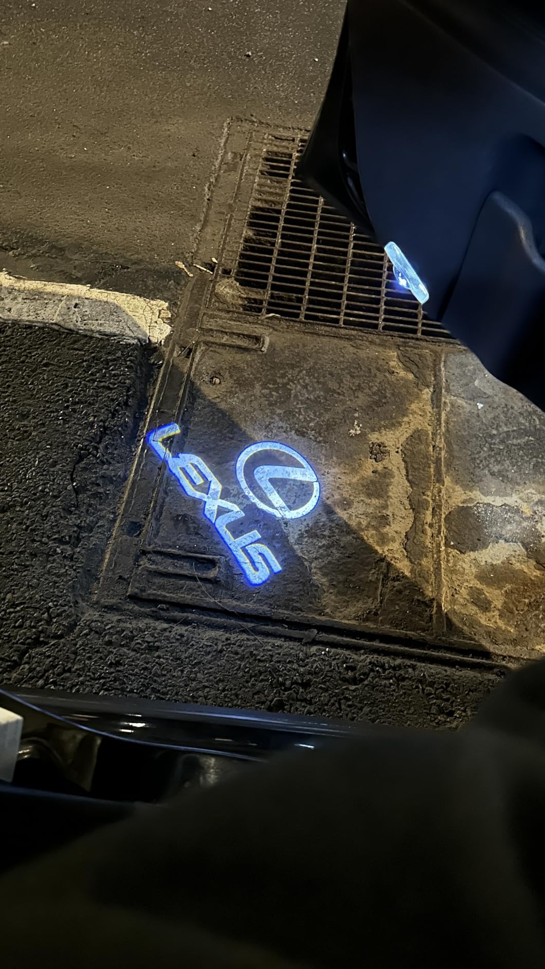 4Pcs Car Door Lights Logo Projector Compatible with LS/ES/is/LX/RX/GS/GX/RC/UX Car Accessories, No Fade HD LED Car Welcome Projector Lights, 3D Ghost Shadow Puddle Light customer photo 2