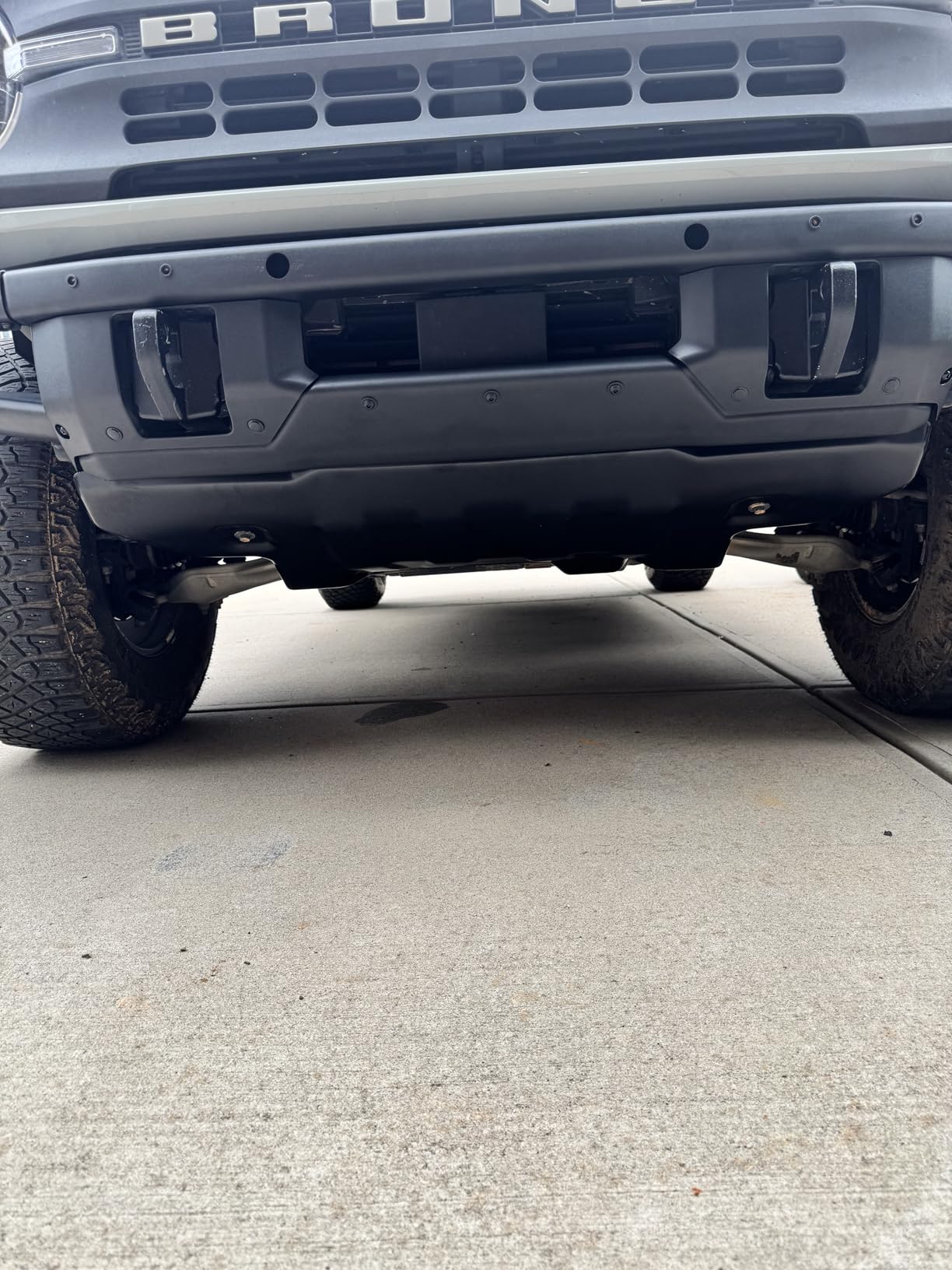 KUAFU Front Bumper Compatible with 2021-2024 Ford Bronco Super Duty With Sensors Holes Powder Coated Black customer photo 1