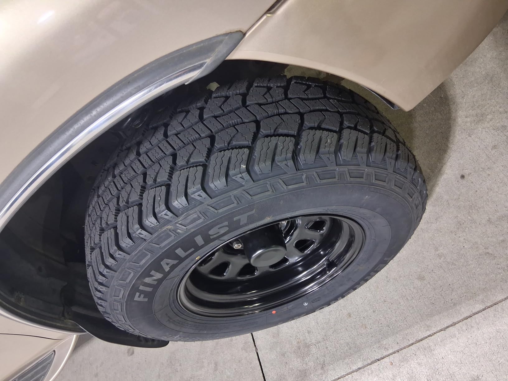 Rough Country Black Steel Wheel 17x9, 6x5.5 Bolt Pattern, 12mm Offset, Heavy-Duty D-Window Off-Road Rim customer photo 1