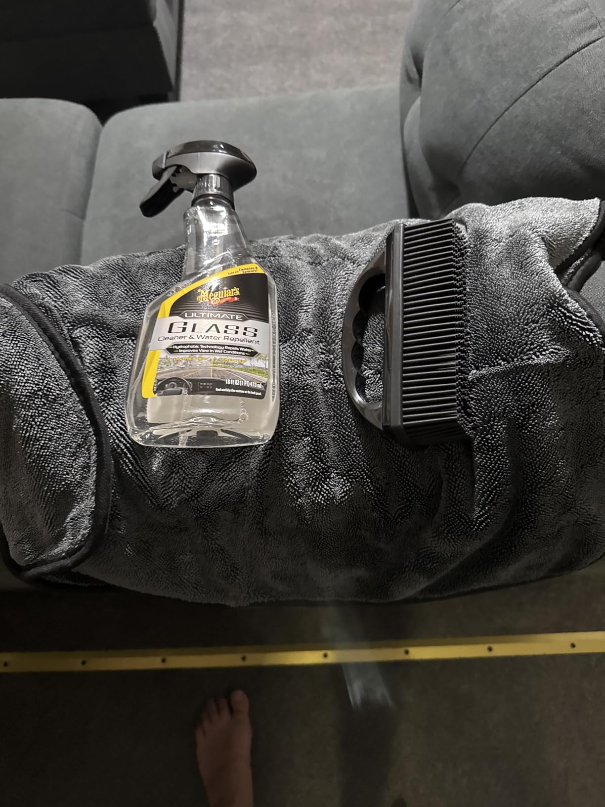 Meguiar's Ultimate Glass Cleaner & Water Repellent - Premium Glass and Window Cleaner for Quick Cleaning with Hydrophobic Technology that Acts as a Rain Repellent Improving Visibility in Rain - 16oz customer photo 1