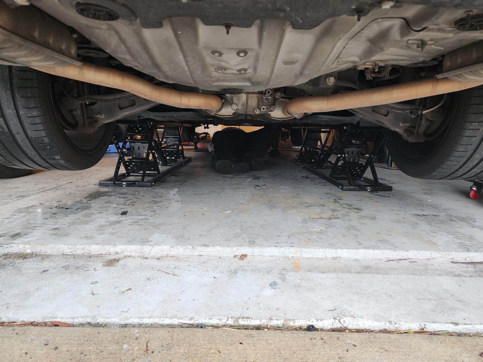 VEVOR Portable Car Lift - 5,000 LBS Capacity, Extended-Length Plates, 25.6