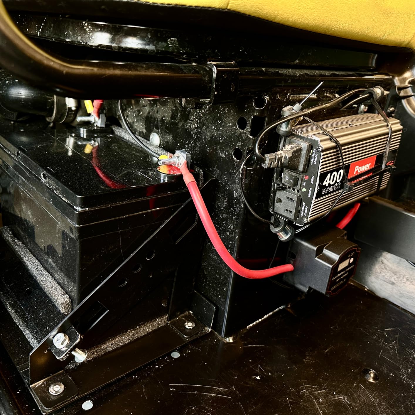 3m Dual Battery Isolator Kit 140Amp Battery Isolator 12V Kit Split Charge Relay Kit Manual/Auto Modes VSR Voltage Sensitive Relay with LED Screen Voltage Display customer photo 1