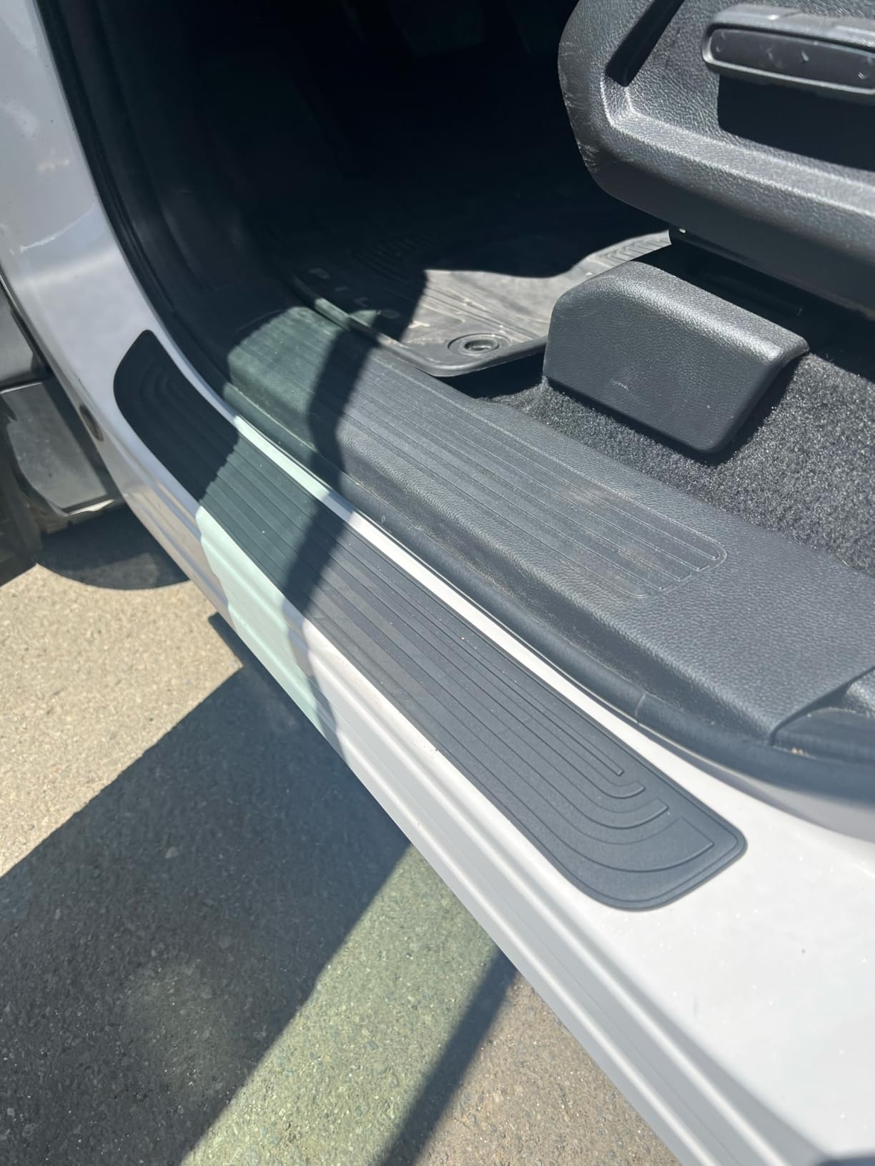 4PCS Car Door Sill Protector, Anti-Scratch Rubber Car Door Protector Edge Guards for Door Steps, Universal Waterproof Door Threshold Strips Exterior Accessories for Car Truck SUV (Black, Width 2.36