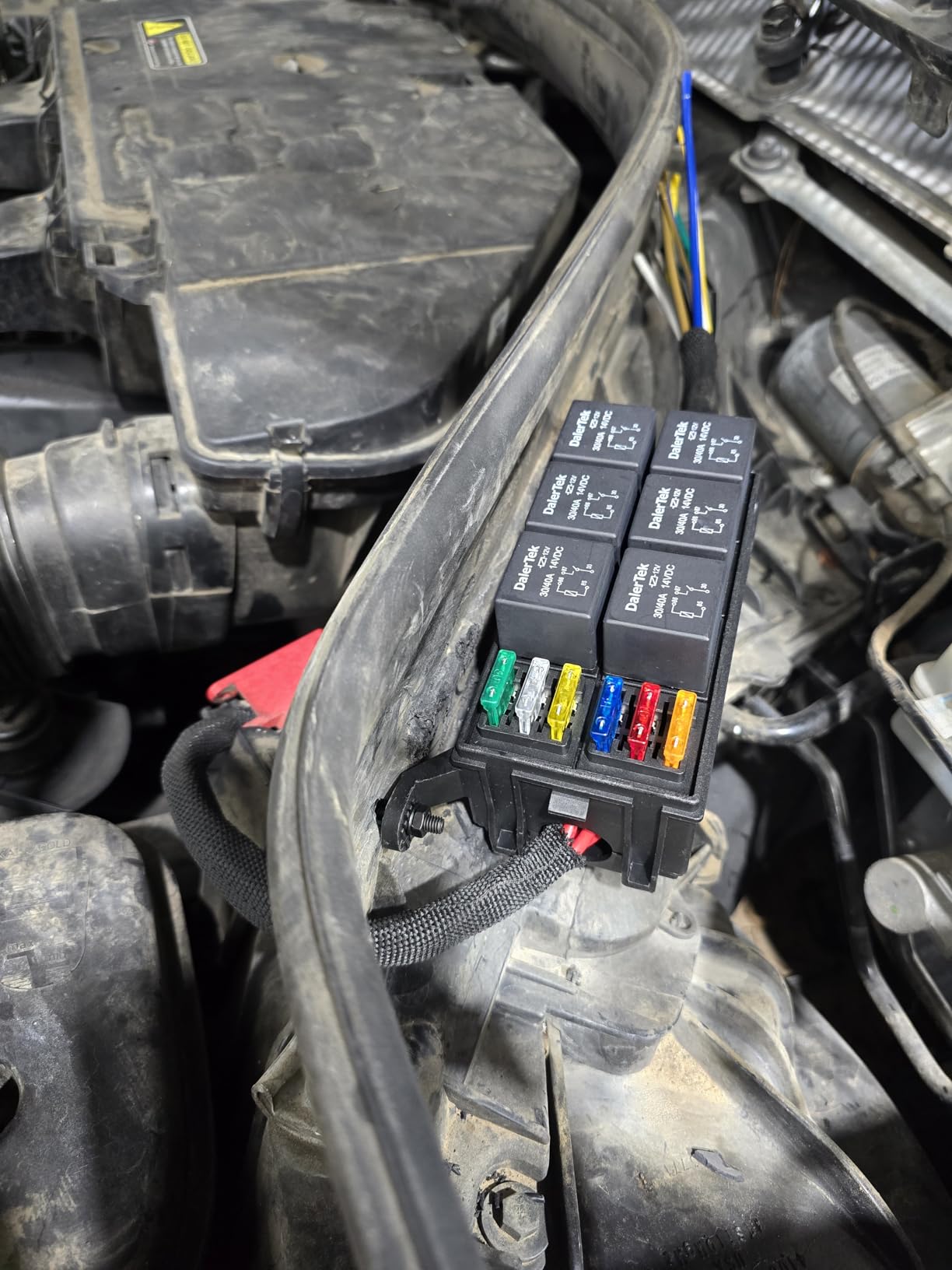 DaierTek 12V Relay Box 6 Way 12 AWG Pre-Wired Waterproof Relay Box 6 Slot ATC/ATO Fuse Relay Block Universal Relay Panel for Automotive Car Marine Boat customer photo 1