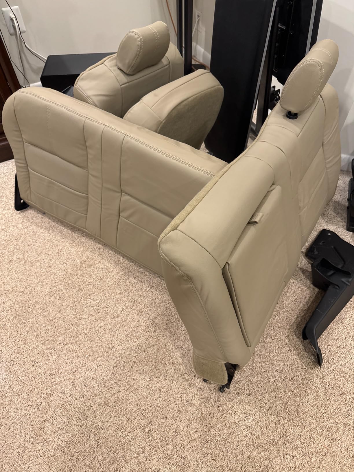 SHALL Hog Ring Pliers Kit with 600pcs Galvanized Hog Rings (3/8'', 1/2'', 3/4'') for Upholstery, Fence, Animal Pet Cages, Bungee Cords, Bagging, Protective Gloves, Storage Case & Bag Included customer photo 1