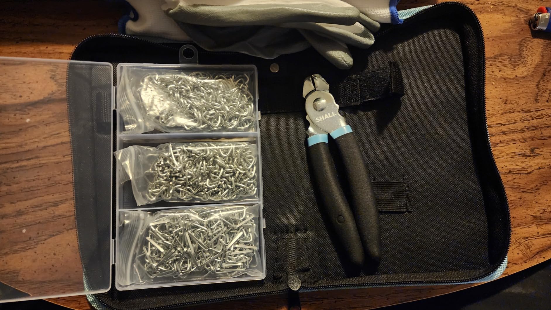 SHALL Hog Ring Pliers Kit with 600pcs Galvanized Hog Rings (3/8'', 1/2'', 3/4'') for Upholstery, Fence, Animal Pet Cages, Bungee Cords, Bagging, Protective Gloves, Storage Case & Bag Included customer photo 2