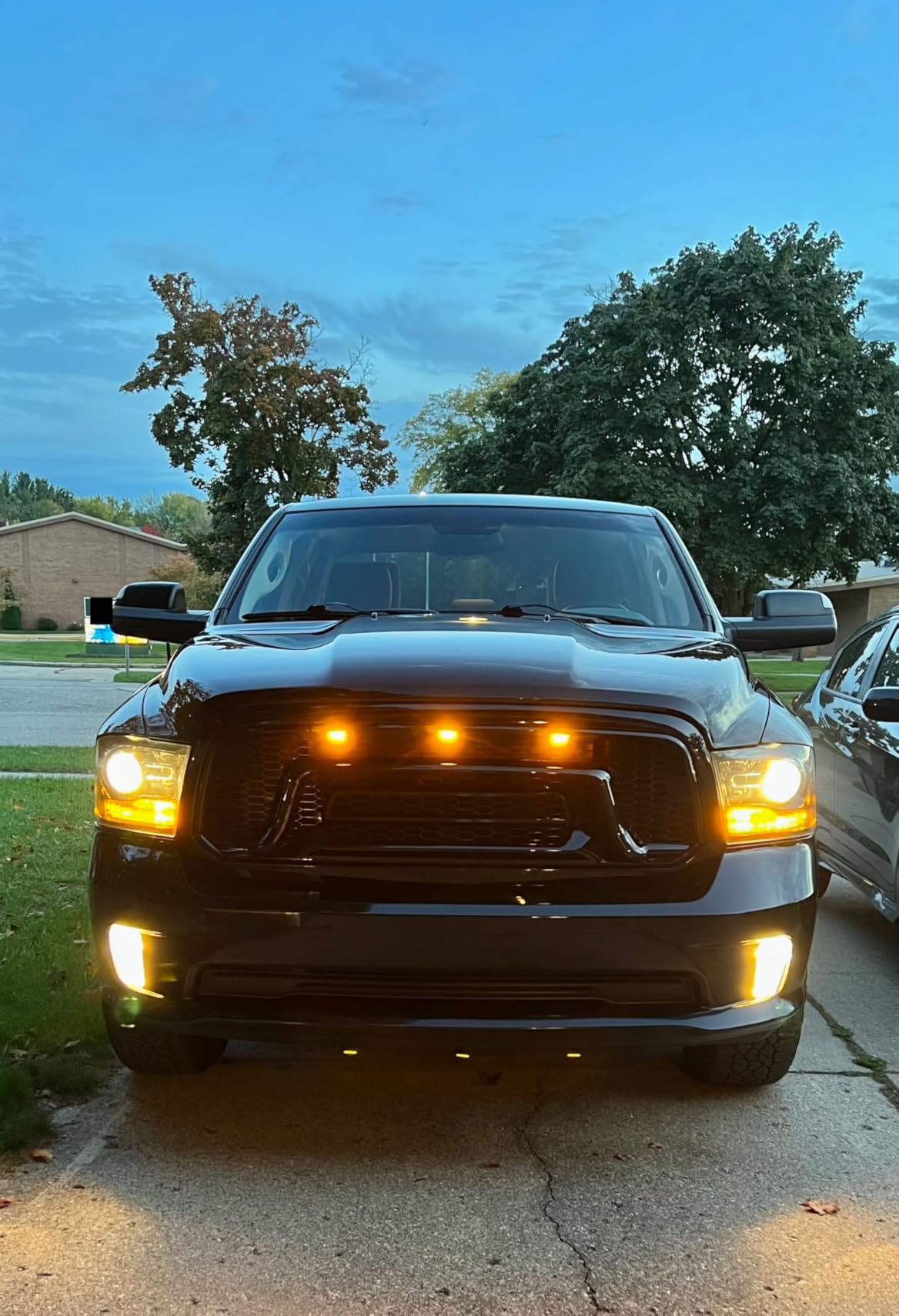 AMERICAN MODIFIED Front Grille Compatible with 2013-2018 Dodge Ram 1500, Replacement Grill w/Off-Road Lights, Matte Black customer photo 1