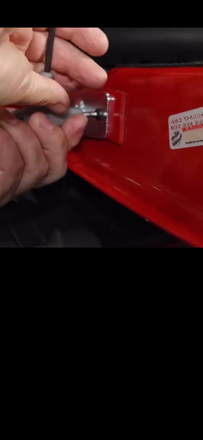 Rough Country Hydraulic Tailgate Assist for Chevy Silverado & GMC Sierra 1500/2500HD/3500HD (2007-2018) - Smooth, Safe & Controlled Tailgate Lowering customer photo 2