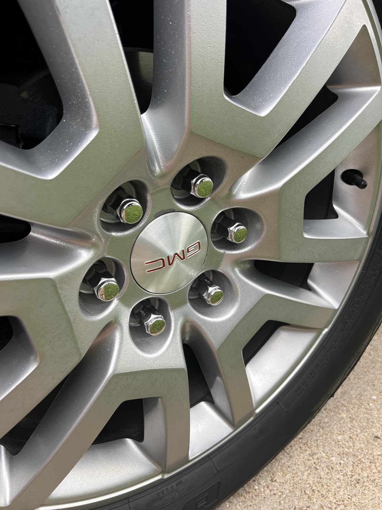 24pcs M14x1.5 Lug Nuts - Compatible with Chevrolet Colorado/Suburban/Silverado, GMC Express/Yukon/Sierra 1500, Ford F150/Expedition, One-Piece Design Factory Chrome Wheel Lug Nut Set customer photo 1