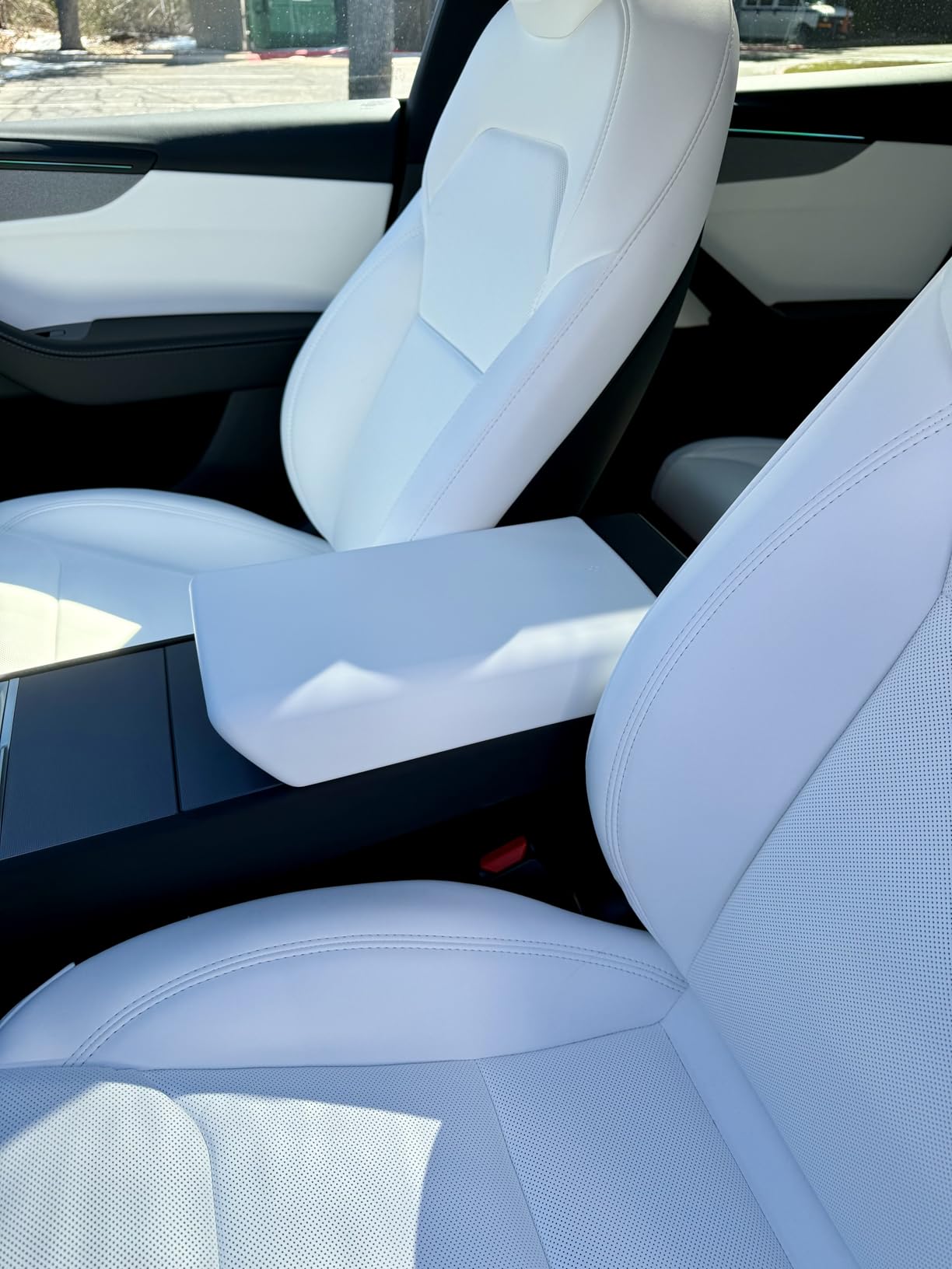 Spigen Center Console Armrest Cover for Tesla Model Y Juniper (Standard, Premium & Performance 2026/2025) and Model 3 Highland (Standard, Premium & Performance 2026/25/24) - Black customer photo 2