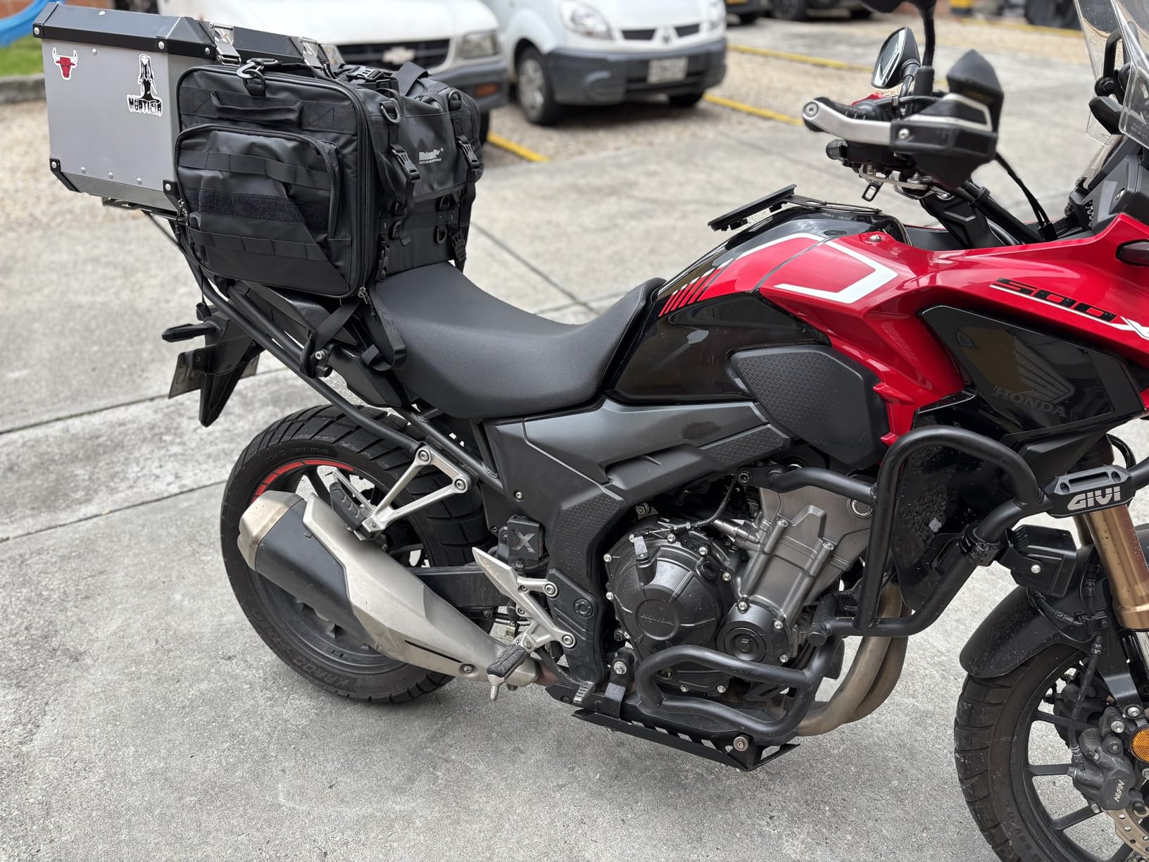 Rhinowalk Motorcycle Tail Bag, Expandable Motorcycle Travel Luggage Bags 33-45L, Waterproof All-Weather Trunk Rack Bag with Sissy Bar Straps & Helmet Rain Cover customer photo 2