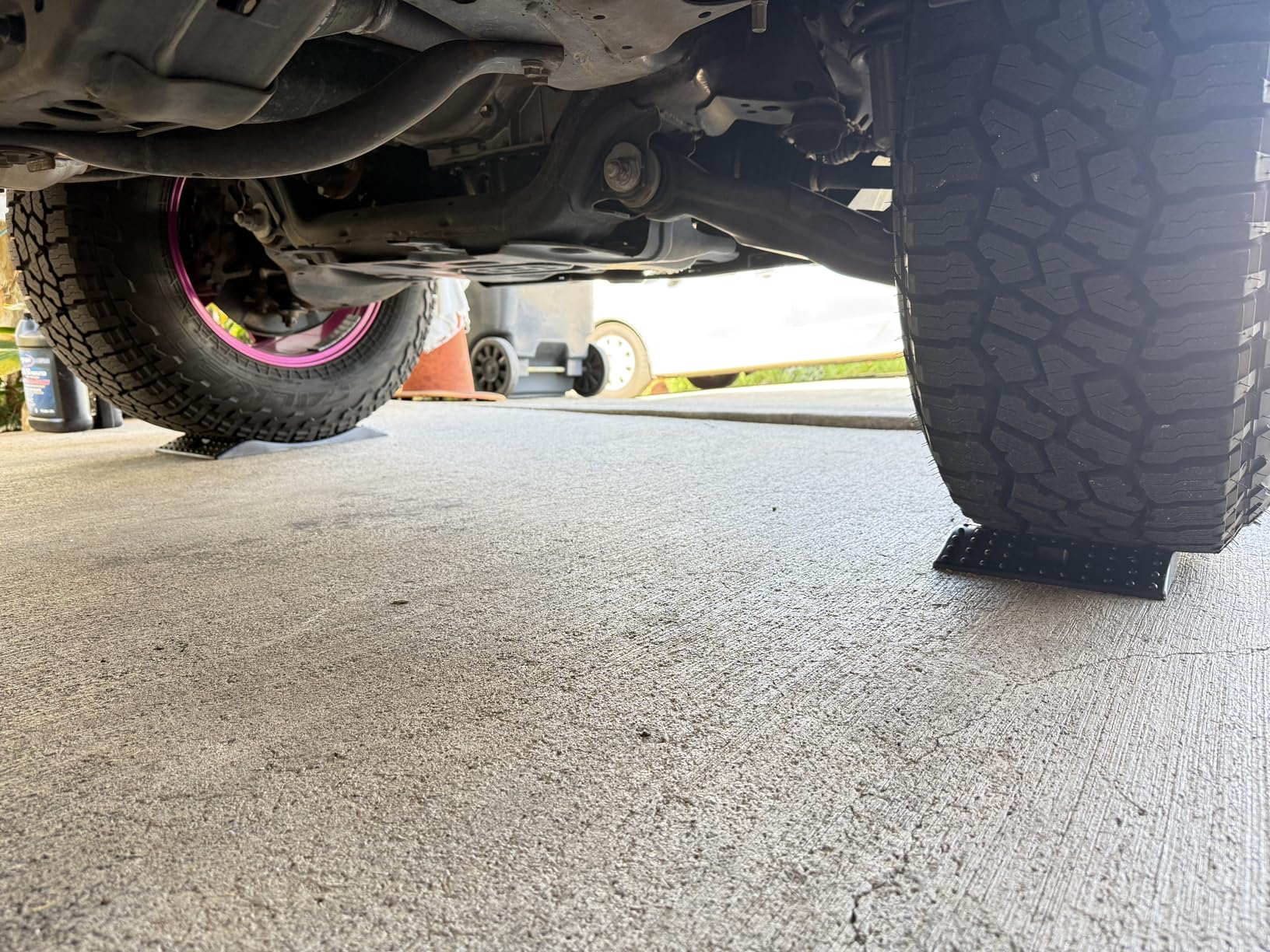 Tire Saver Ramps Rubber Fitted Wheel Design Car Tire Ramps for Flat Spot and Flat Tire Prevention, Durable Anti-Slip Pads for Storage with Handbag, Easy to Carry (4 Pack) customer photo 1