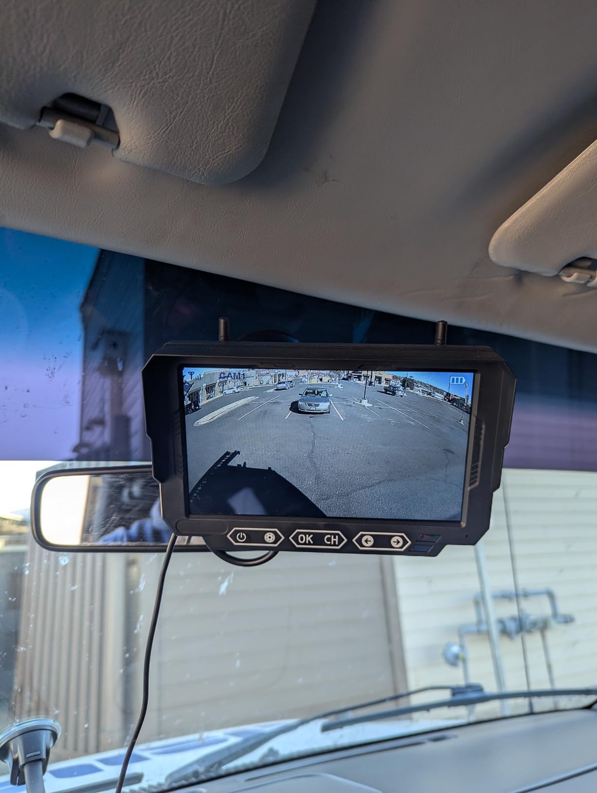 Magnetic Solar Wireless Backup Camera: 7