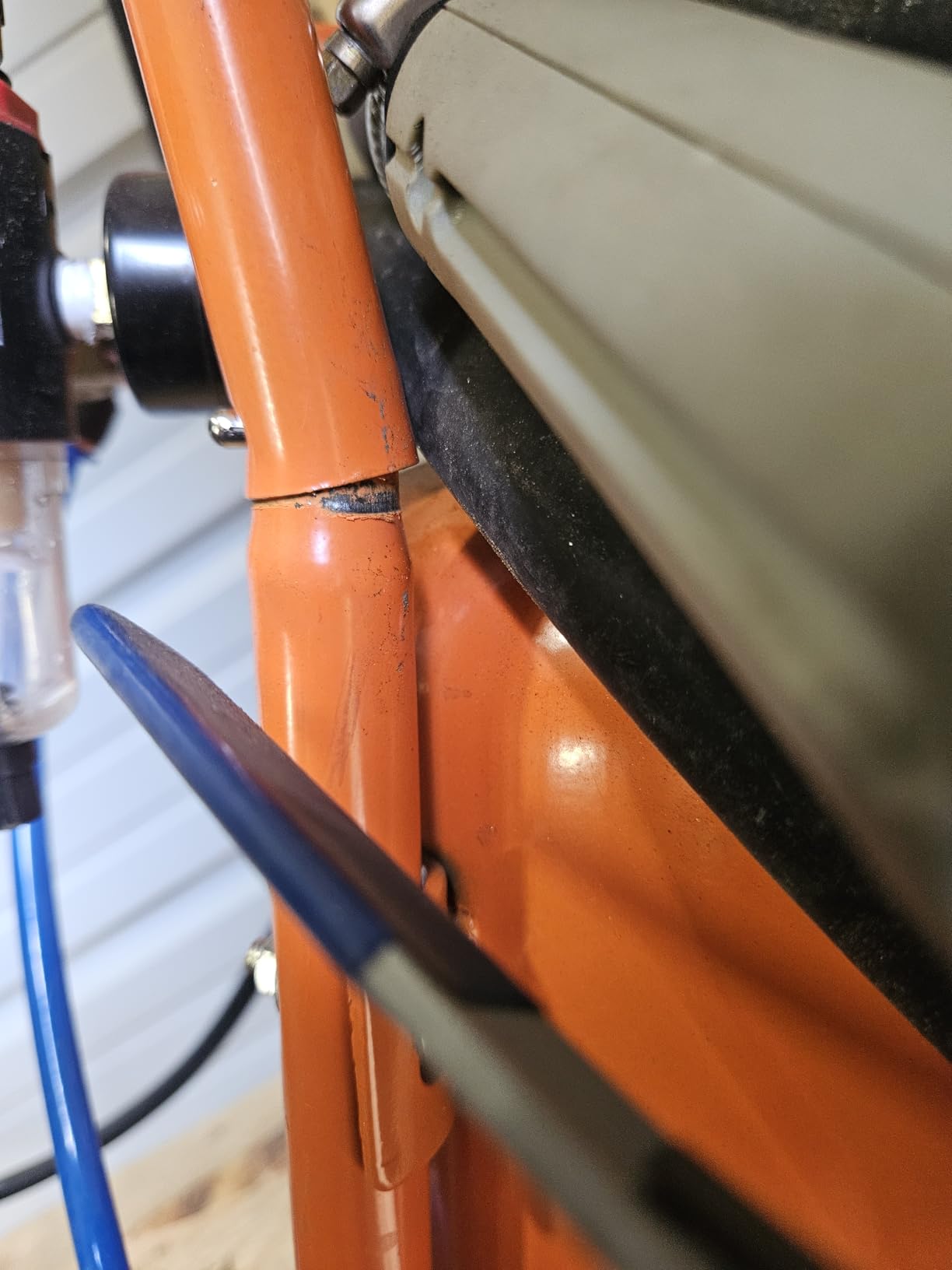 VEVOR 5 Gallon Sand Blaster, 60-110 PSI High Pressure Sandblaster, Portable Abrasive Blasting Tank, Air Sand Blasting Kit with 4 Ceramic Nozzles and Oil-Water Separator for Paint, Stain, Rust Removal customer photo 2