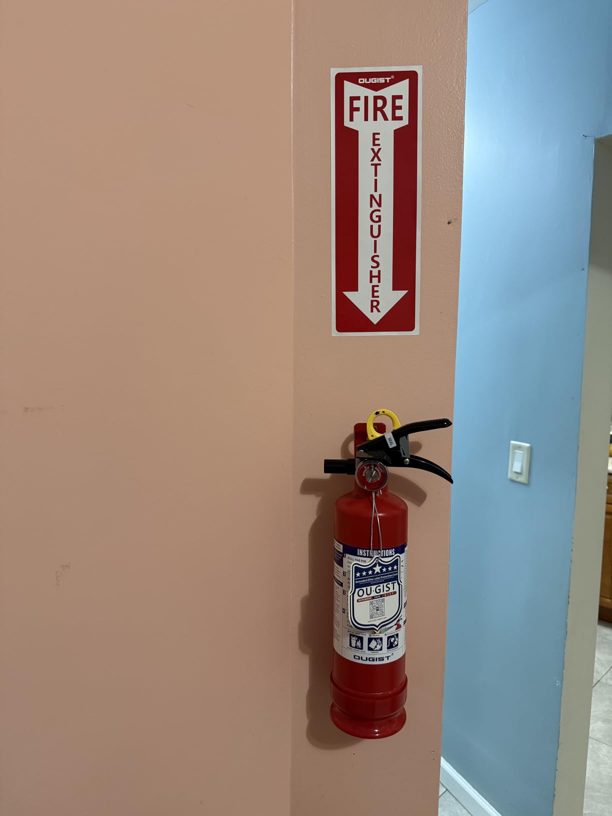 Ougist ABC Fire Extinguisher for Home & Vehicle - 2.5 lb 1-A:10-B:C Rated, Dry Chemical Fire Safety with Quick-Release Handle, Certified for Kitchen/Car/Boat Use-Model FF1KG customer photo 1