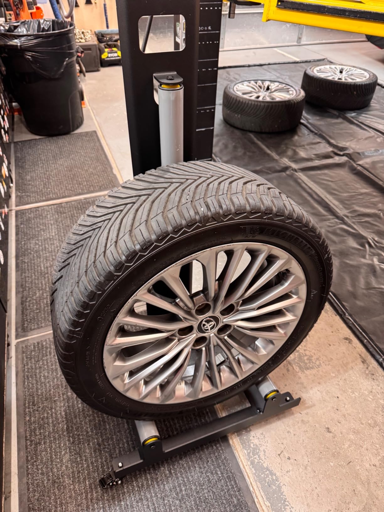 360° Rolling Wheel Detailing Stand-Portable Wheel Cleaning Stand for Car Wash,Rim Cleaning,Tire Shine Applications and Detailing Tasks customer photo 2