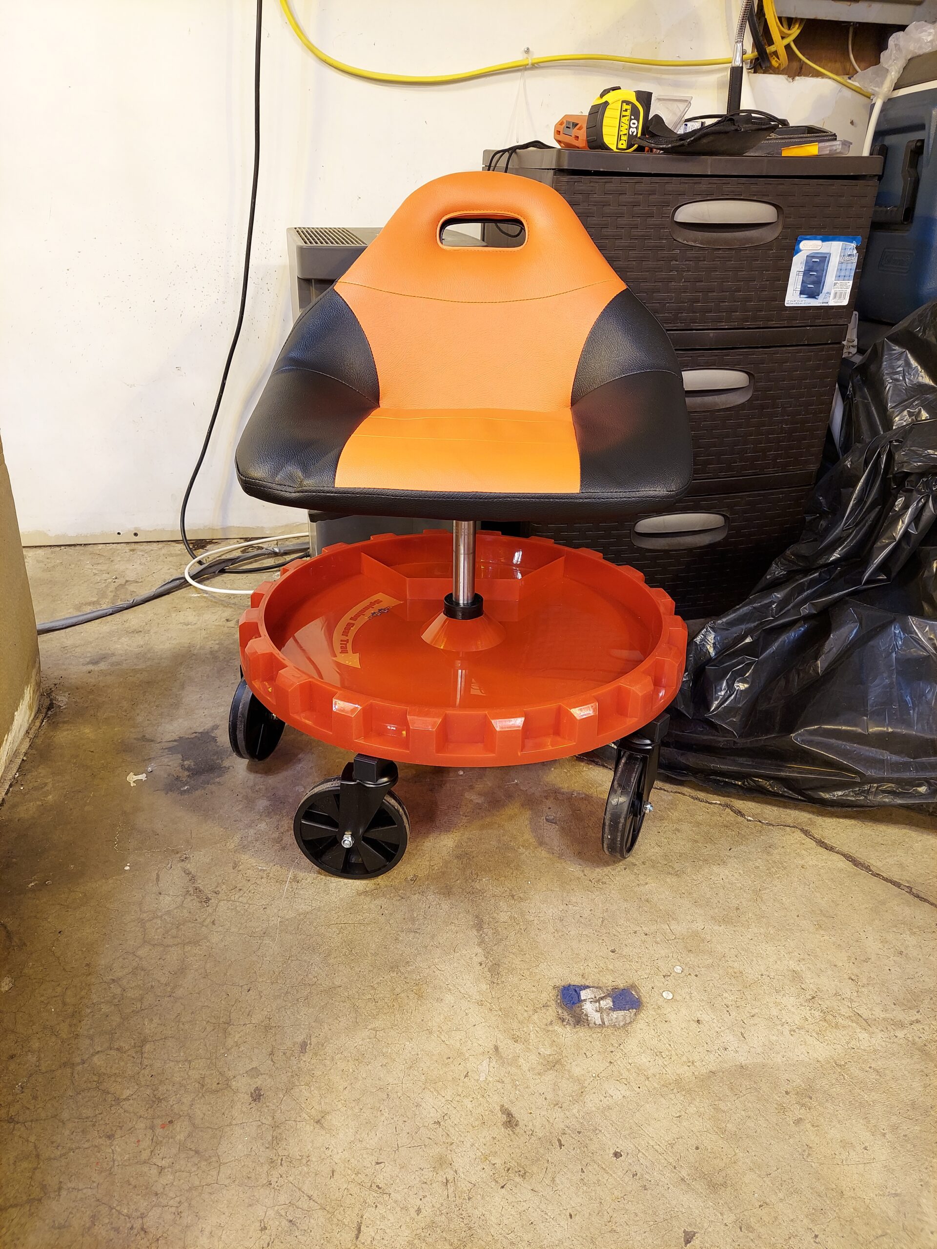 Traxion 400lb Capacity 2-701 Blue Progear Mobile Rolling Gear Seat with Black Carbon Fiber customer photo 1