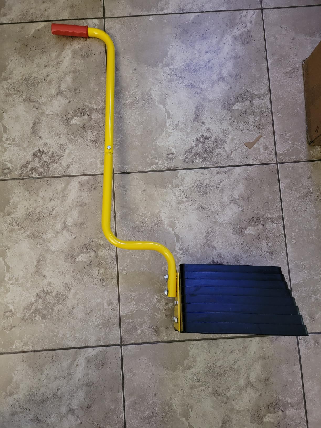 Vergo Industrial Extra Large Wheel Chock 2-Pack - Heavy Duty Molded Rubber XL Wheel Chock for Trucks, Trailers, RVs or Large Freight Equipment - Max Weight Capacity 20 Tons / 40,000 lbs customer photo 2