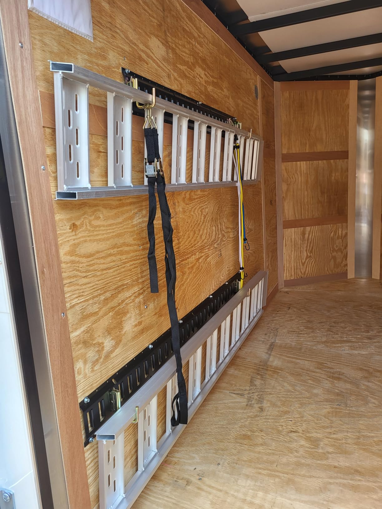 Elechomes E Track Tie-Down Rail Kit: 22 Pcs Set Etrack kit 6 Rails, 2 Ratchet Straps, 6 Rope Tie Offs, 6 O Ring Anchors, 2 Single Slot Anchors Securing Accessories for Garages Vans Trailers Motorcycle customer photo 1