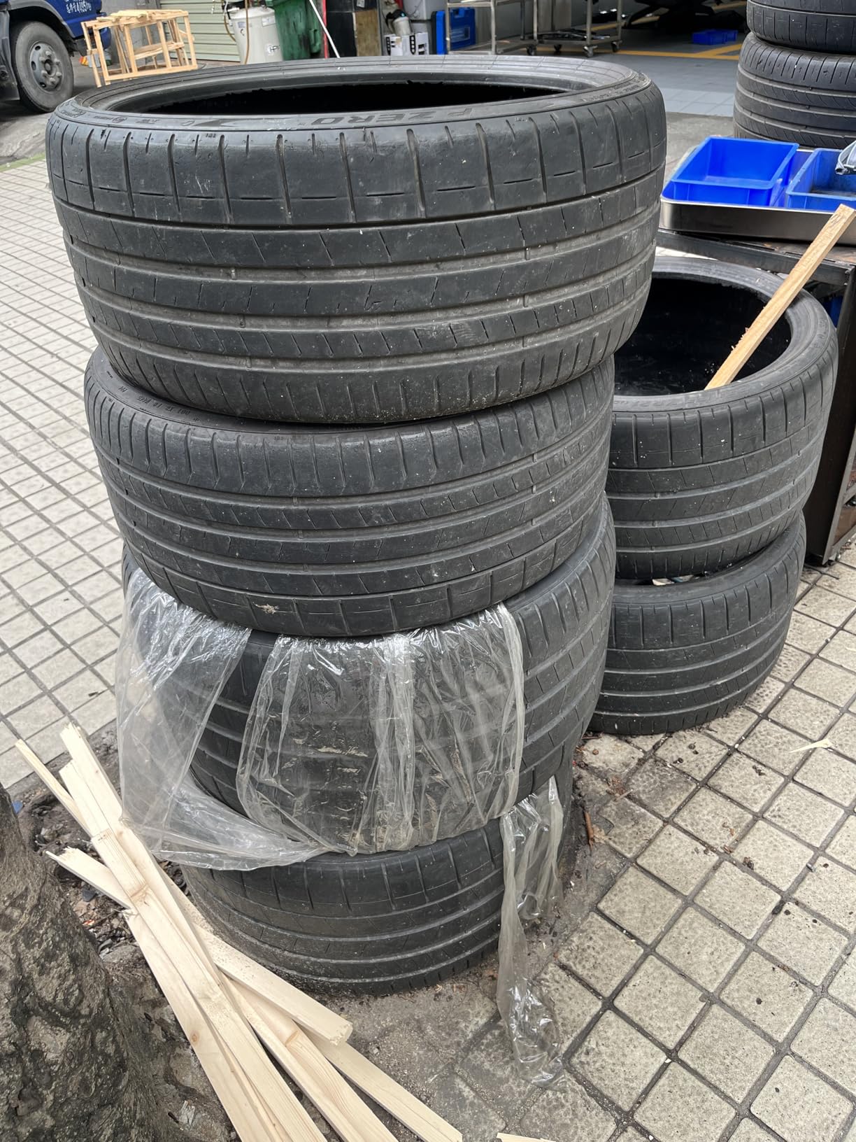 Tire Cover，Heavy Duty 420D Outdoor Tire Storage Waterproof All Seasonal Protection,Universal Truck Tire Covers with Waterproof Zipper Easy to Put on,Air Vent (Holding 4 Tires Within 32 Inch Diameter) customer photo 1