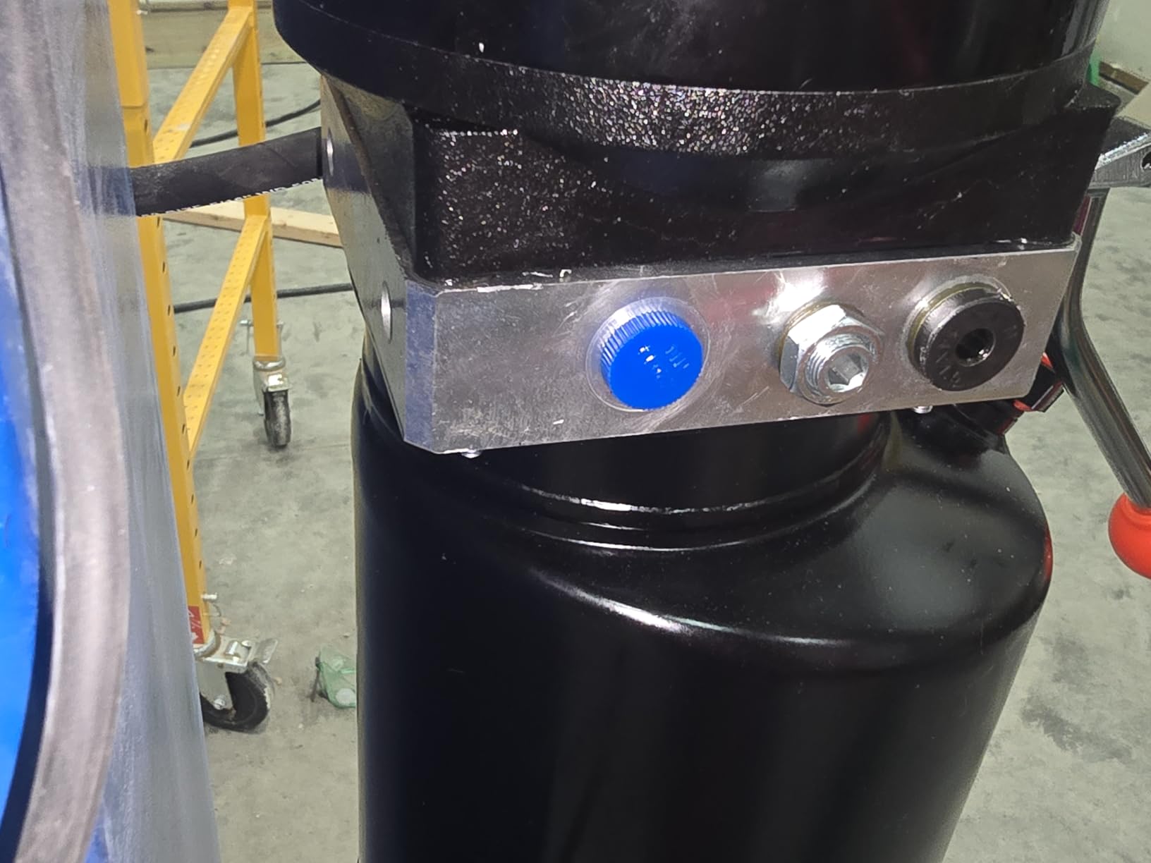 2 Post Lift 11000lbs Two Post Lift Auto Lift Car Lift Hoist Equipment LM1100S customer photo 2