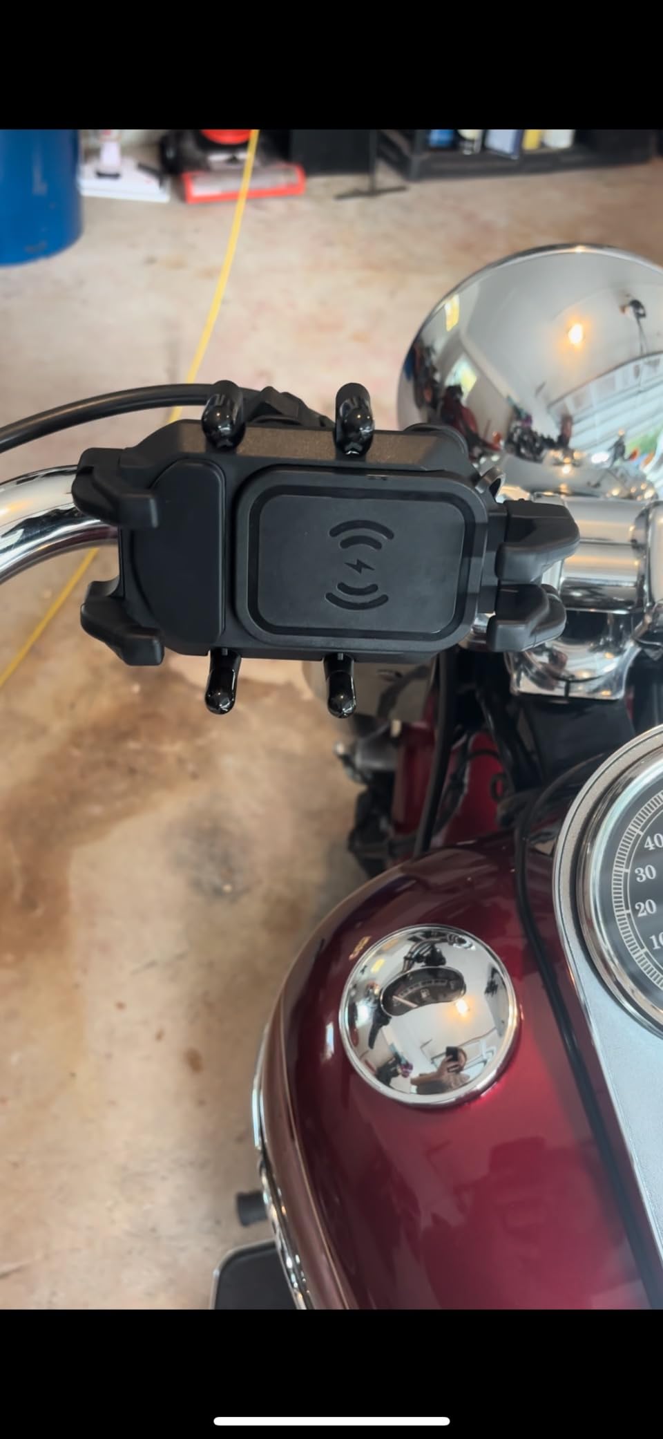 X-Energy Motorcycle Phone Mount Holder with Charger Waterproof Handlebar 15W Wireless&PD USBC QC3.0 Fast Charging Port with Vibration Dampener Anti Shake for Motorcycle Fit 4.7''-7.2''Cell Phone customer photo 2