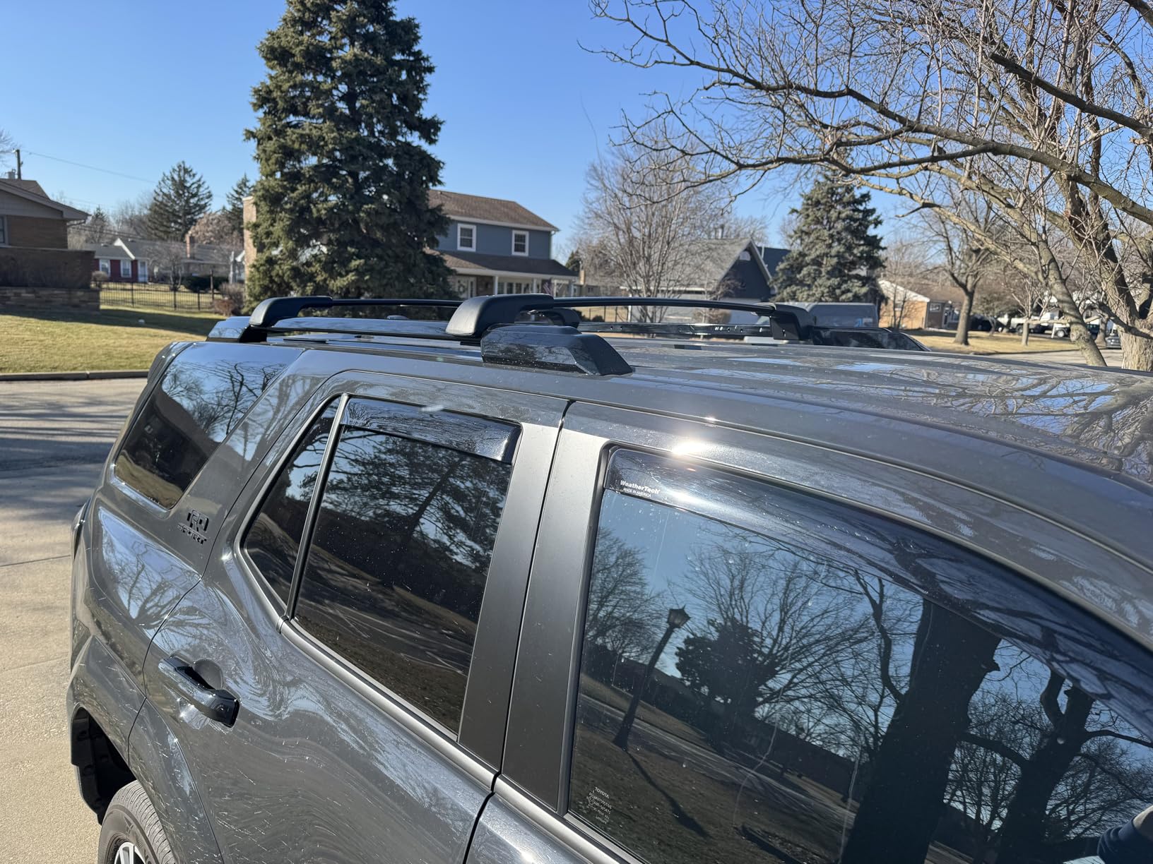 KINGGERI 300LBS Lockable Roof Rack Cross Bars Compatible with Toyota RAV4 2013-2018, Lockable Aluminum Heavy Duty Crossbar Anti-Theft Metal Lock Key Black Matte Powder Coated Non-Corrosion customer photo 1