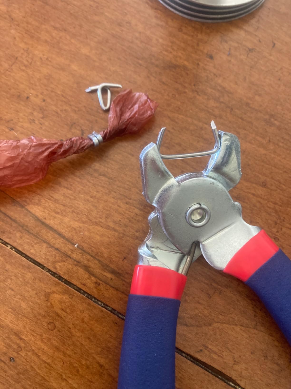 WORKPRO Bent Hog Ring Pliers with 500 Pcs 3/4