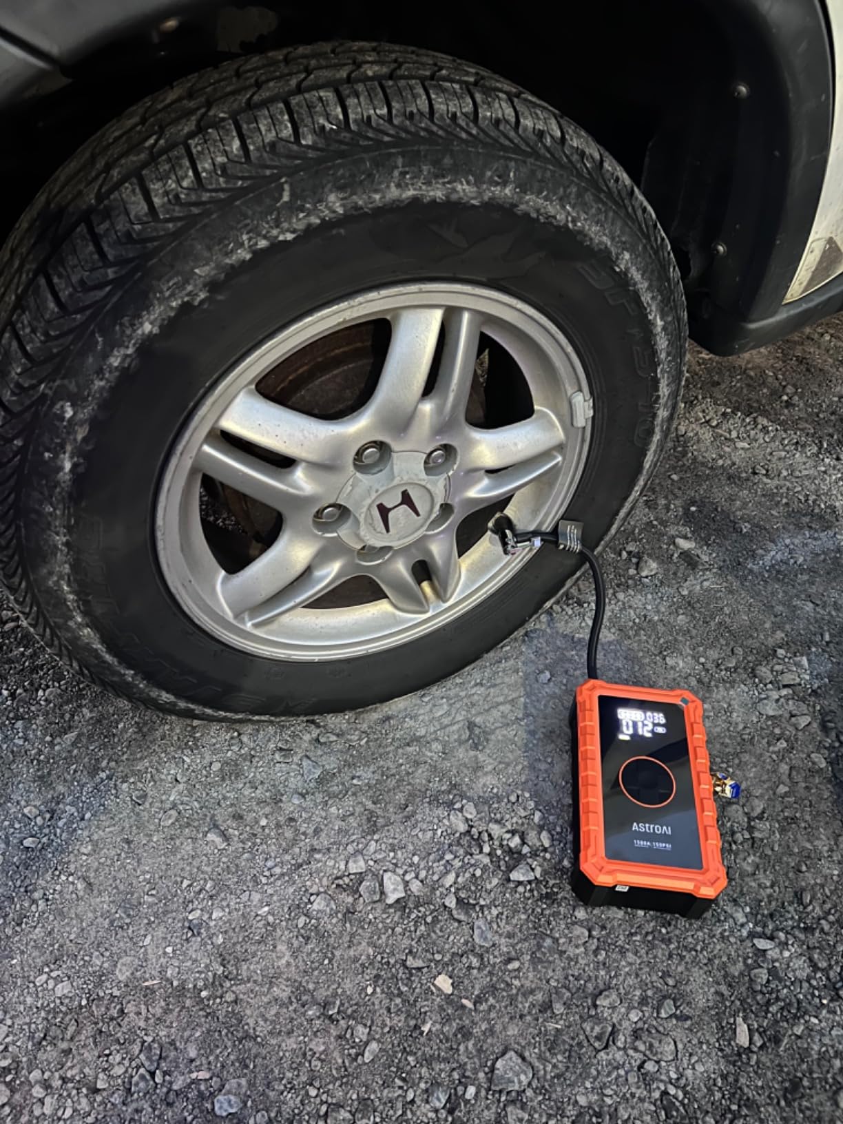 AstroAI S8 Air Jump Starter with Air Compressor, 3000A Peak Car Battery Jump Starter Portable (9.0 Gas/6.5L Diesel) with 150PSI Cordless Auto-Shutoff Tire Inflator, 12V Battery Charger Booster(Orange) customer photo 2