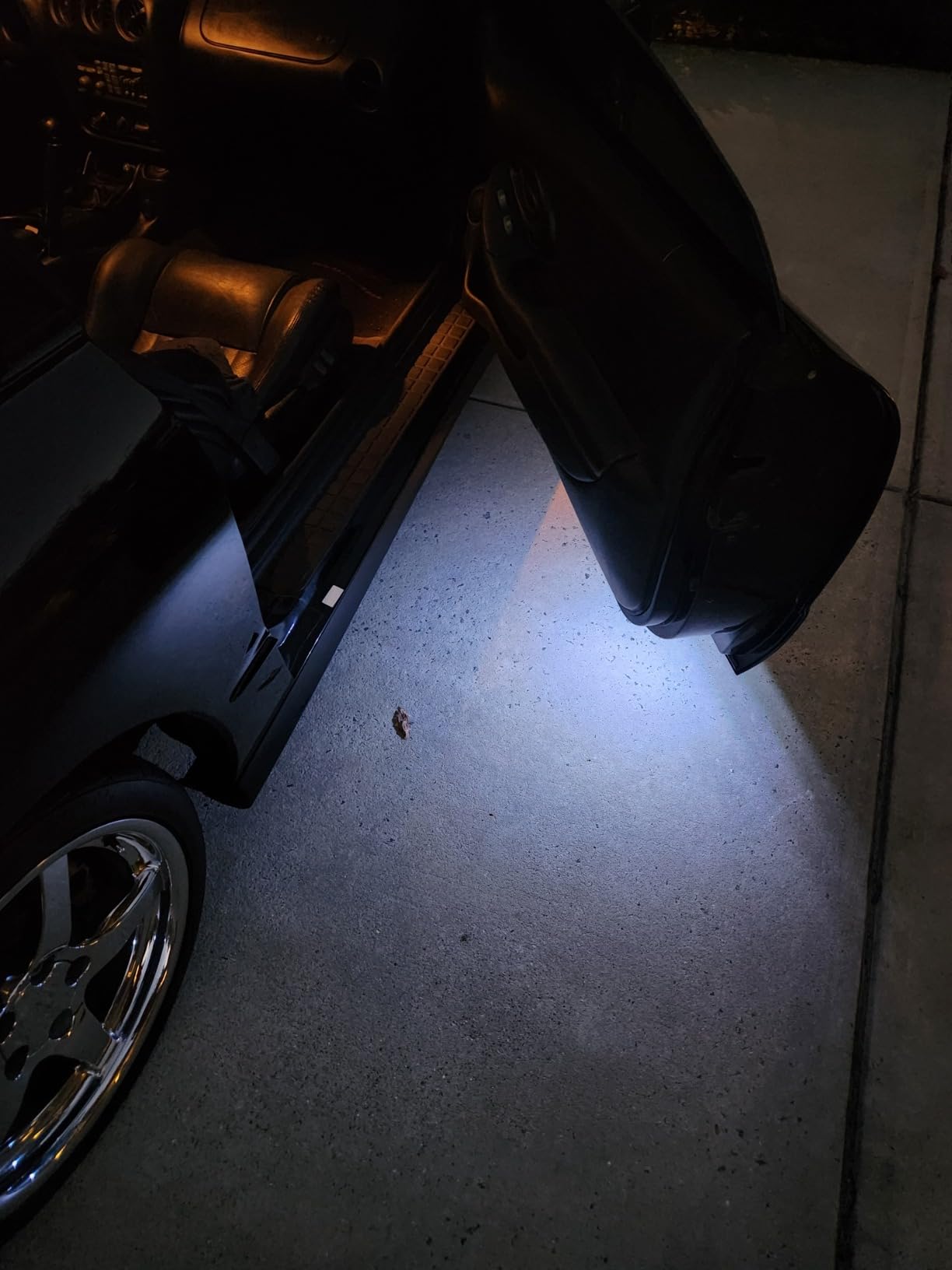 2PCS Car Door LED Lights Projector, 7 Colors Magnetic Vehicle Wireless Sill Courtesy Warning Lamp, USB Rechargeable Auto Interior Ambient Sensing Welcome Lights, Universal Fit customer photo 2