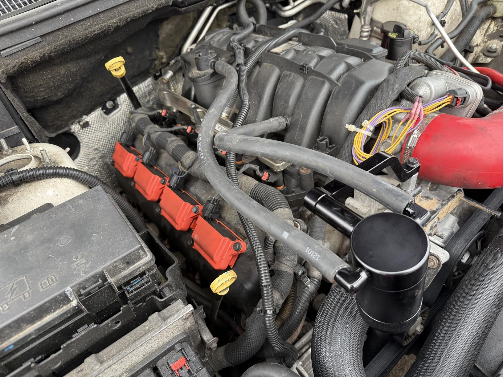 RANSOTO Oil Catch Can 5.7L 6.4L HEMI Compatible with 2011-up Dodge Charger Challenger Chrysler 300 Jeep Grand Cherokee, Z-Bracket Tech and Billet Aluminum Oil Separator Tank customer photo 1