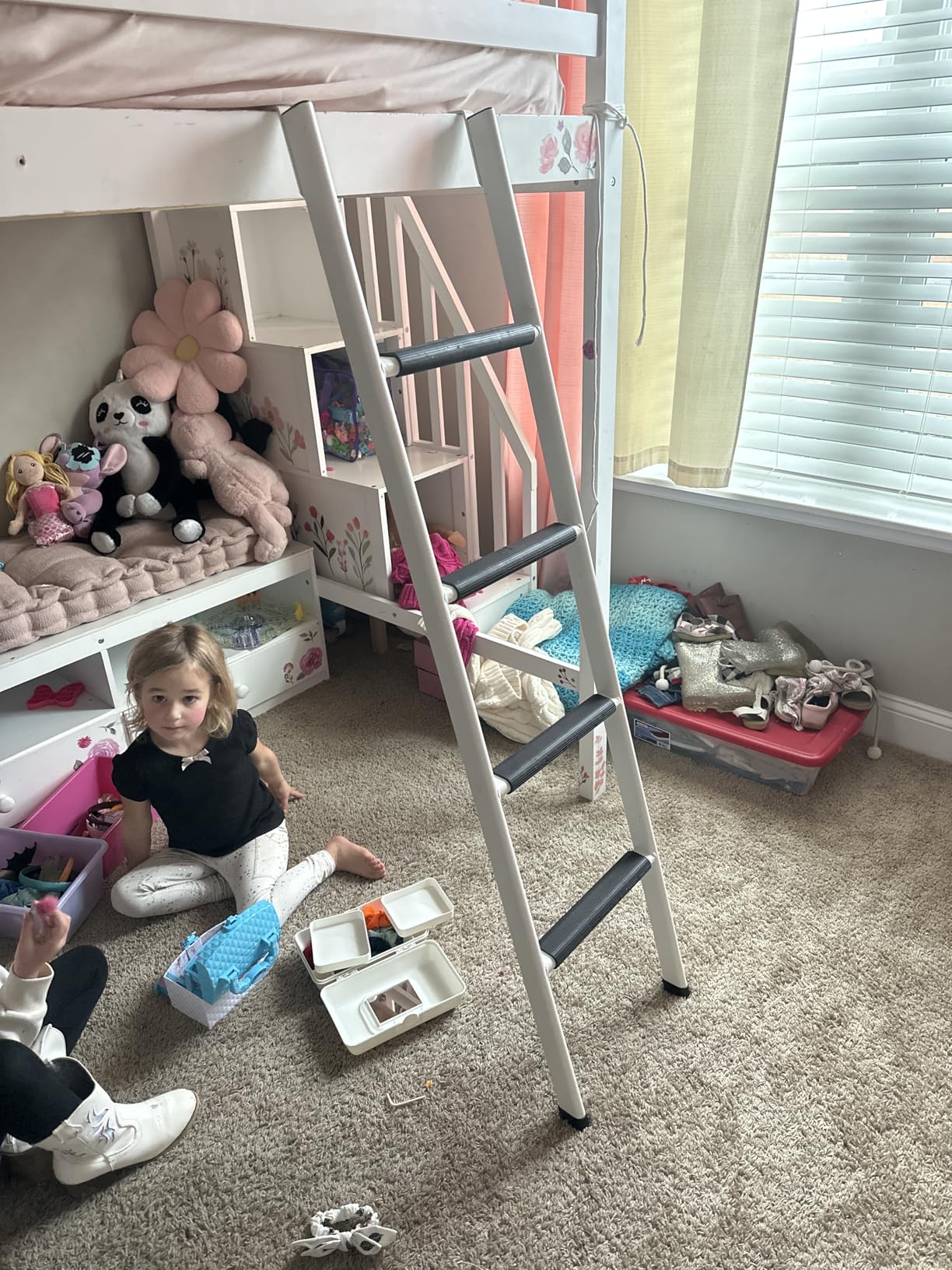 Anti-Slip RV Bunk Ladder, 57in Integrated Heavy Duty Steel Camper Bunk Bed Ladder with Rubber Foot Pads and Hooks - Black customer photo 1