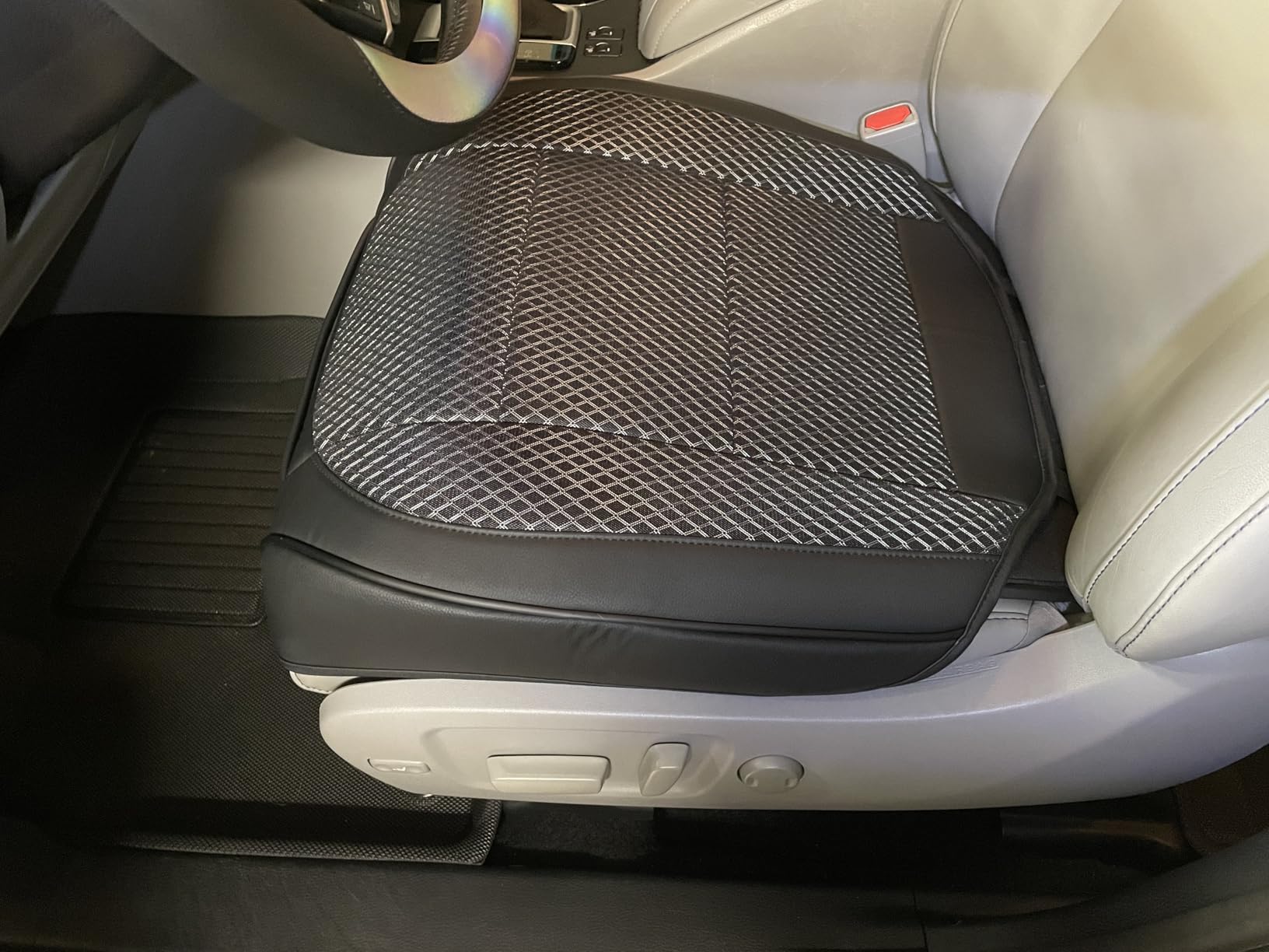 2 Pack Black Ventilated Bottom Car Seat Cover, 3D Air Mesh Breathable Front Leather Car Seat Protectors, Universal Fit Automotive Comfortable Seat Cushion with Storage Pocket for Car Truck SUV customer photo 1