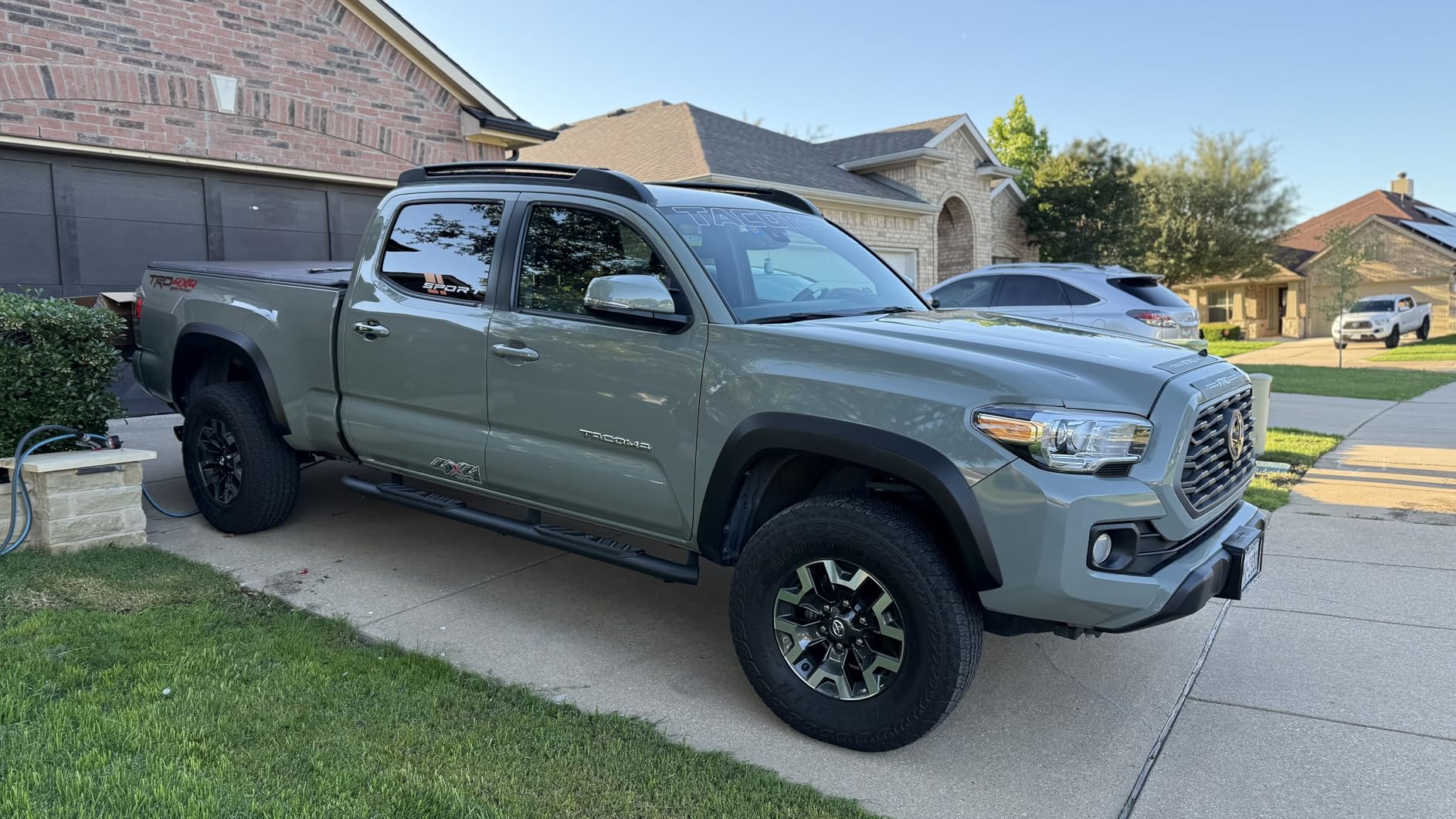 Dermon Aluminum Roof Rack Cross Bars Compatible with 2005-2023 Toyota Tacoma Double Cab Crew Cab Rail Cross Bar Luggage Carrier Top Rail Cross Bar (Not for Access Cab) 165 Lbs Black customer photo 1