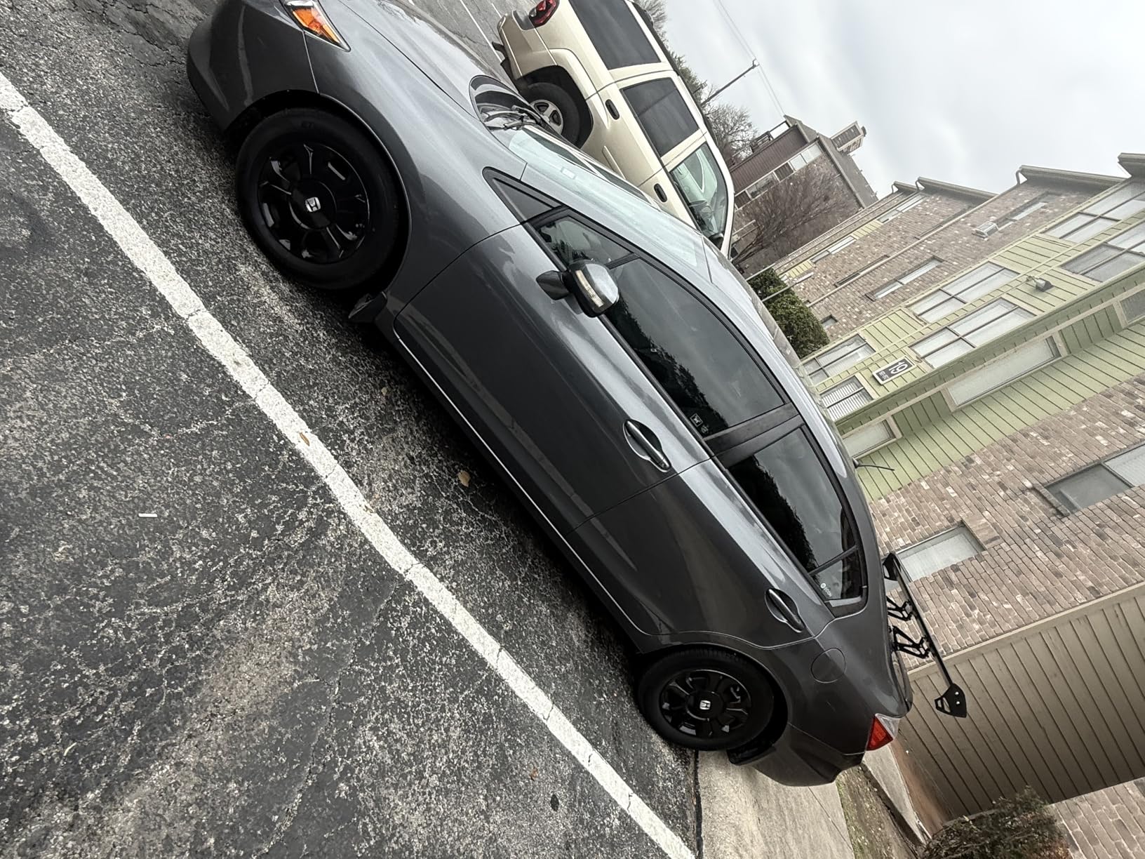 VEVOR GT Wing Car Spoiler, 46.3 inch Universal Spoiler, Compatible with Most Sedans and Coupes, High Strength ABS Material, Car Rear Spoiler Wing, Racing Spoiler BGW/JDM Drift Glossy Black customer photo 1