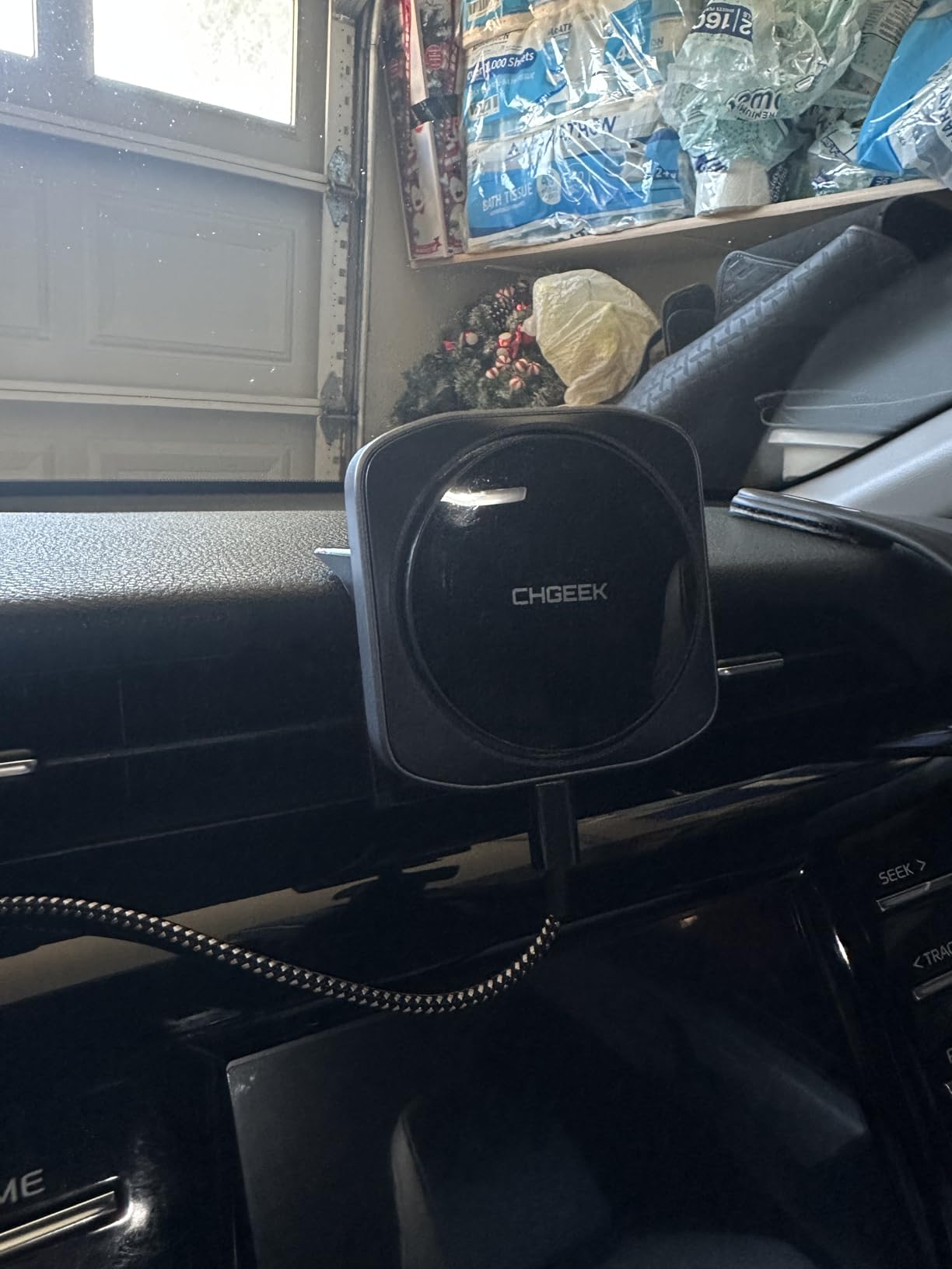 CHGeek for 15W Magsafe Car Mount Charger, Wireless Car Charger Magnetic Car Phone Holder Mount Fit iPhone17 16 15 14 13 Magsafe Case, Vent/Windshield/Dash Phone Mount Holder Fast Cooling Charger customer photo 1