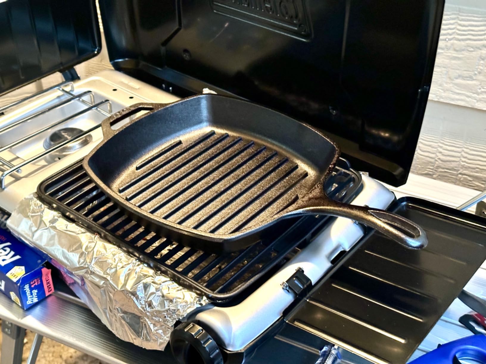 Coleman Tabletop 2-in-1 Camping Grill/Stove, 2-Burner Propane Grill & Stove with Adjustable Burners & 20,000 BTUs of Power, Great for Camping, Tailgating, Grilling customer photo 1